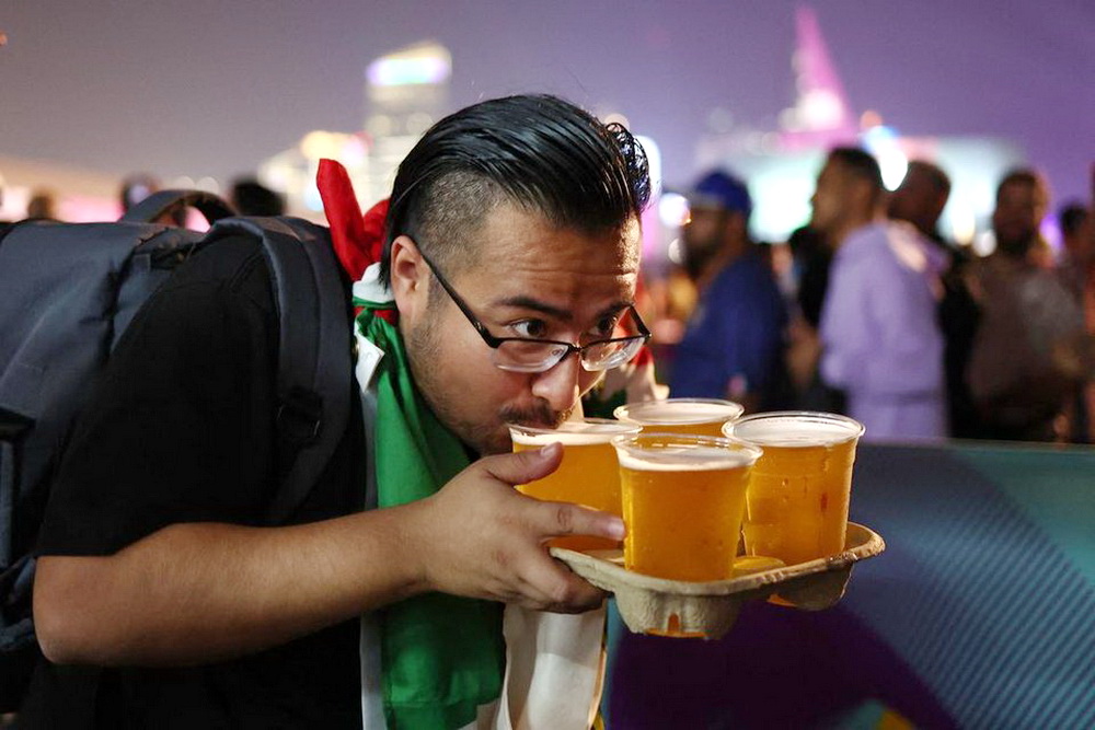 FIFA Club World Cup ế vé vì... giá cả bia bọt - Ảnh 1.