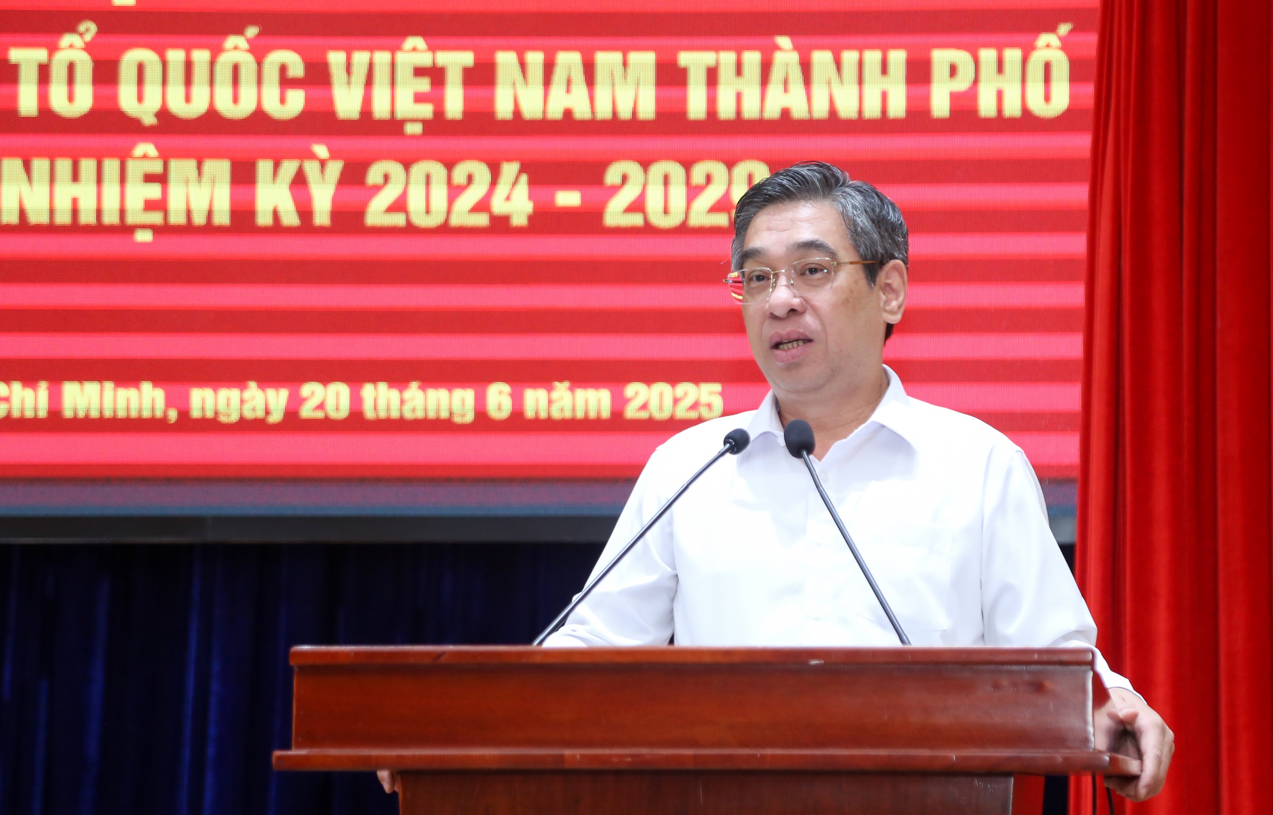 Công bố quyết định kết thúc và thành lập Ủy ban Mặt trận Tổ quốc Việt Nam TP.HCM - Ảnh 2.