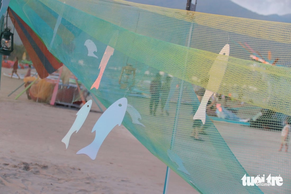 Fishing village life comes alive on Da Nang Beach installation space - Ảnh 7. Fishing village life comes alive on Da Nang Beach installation space - Ảnh 7.