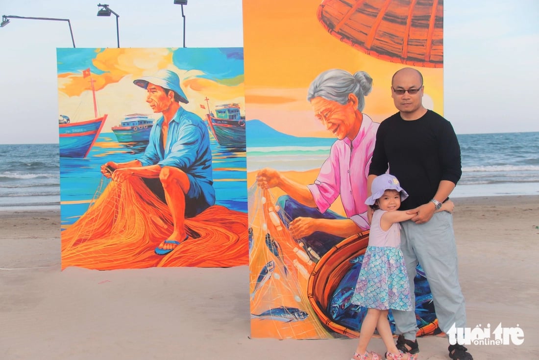 Fishing village life comes alive on Da Nang Beach installation space - Ảnh 6. Fishing village life comes alive on Da Nang Beach installation space - Ảnh 6.