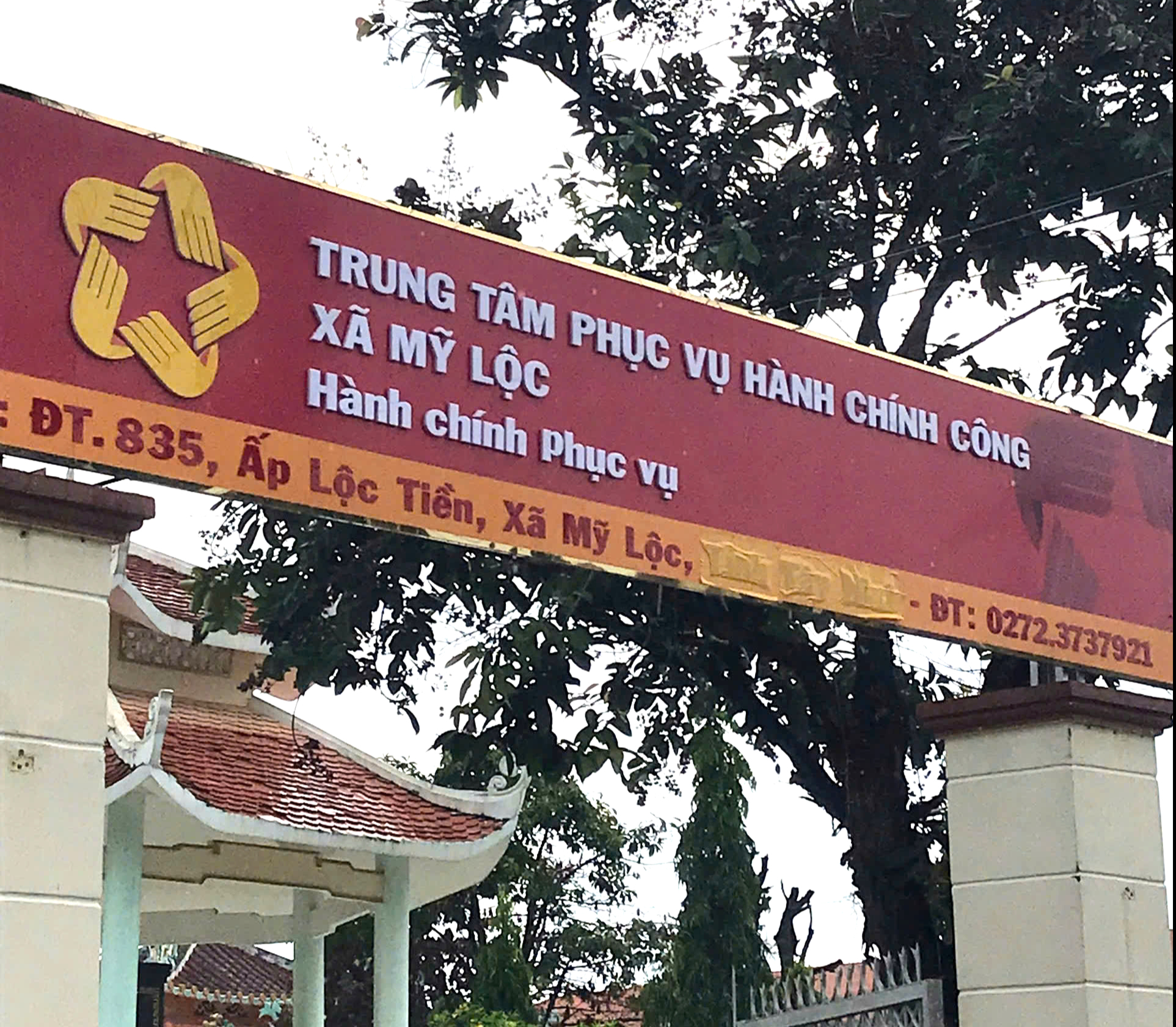 Nhiều xã mới ở Long An đã gắn biển tên Tây Ninh - Ảnh 1.