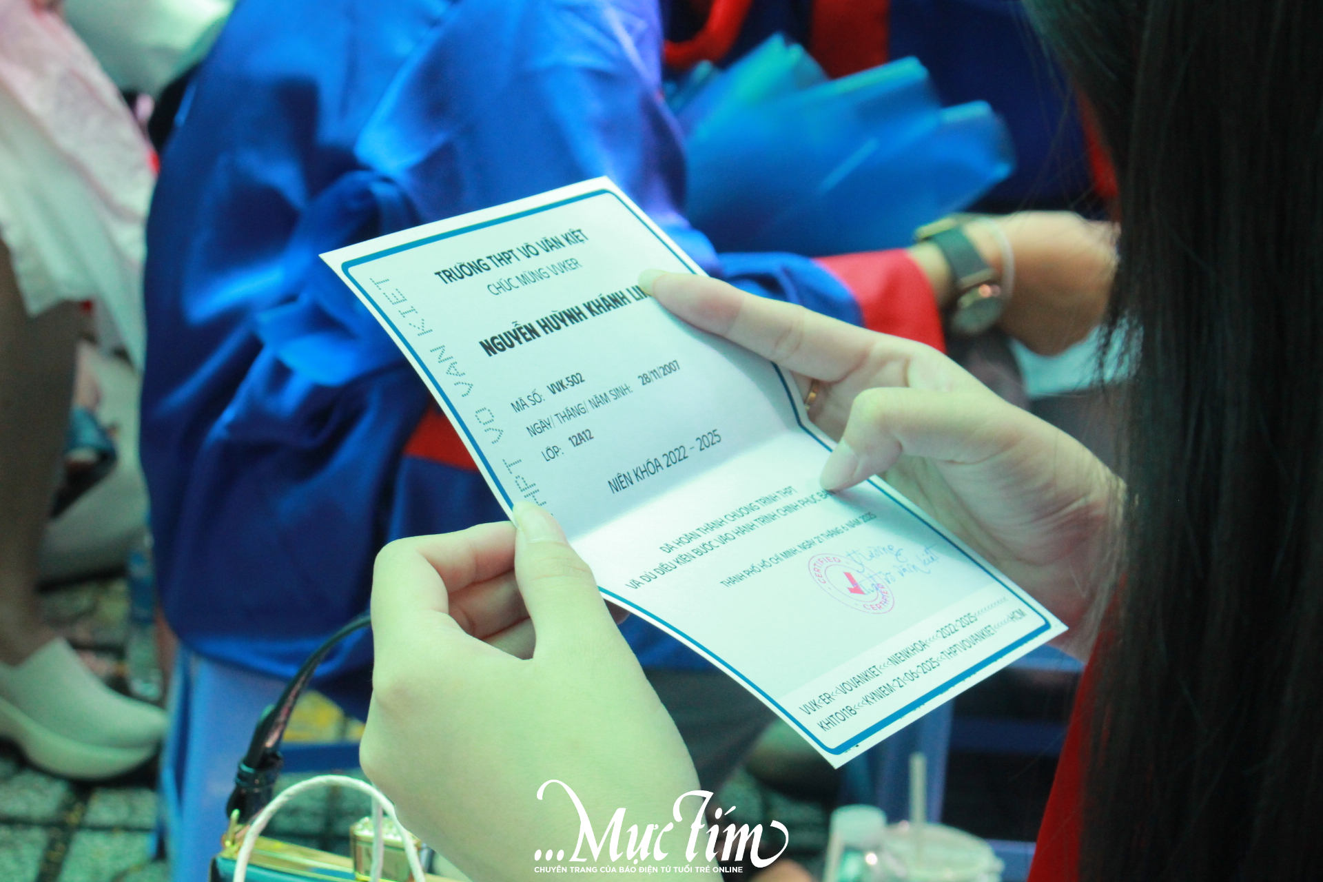 Học sinh Trường THPT Võ Văn Kiệt được cấp 'passport' vào lễ tri ân và trưởng thành- Ảnh 3.