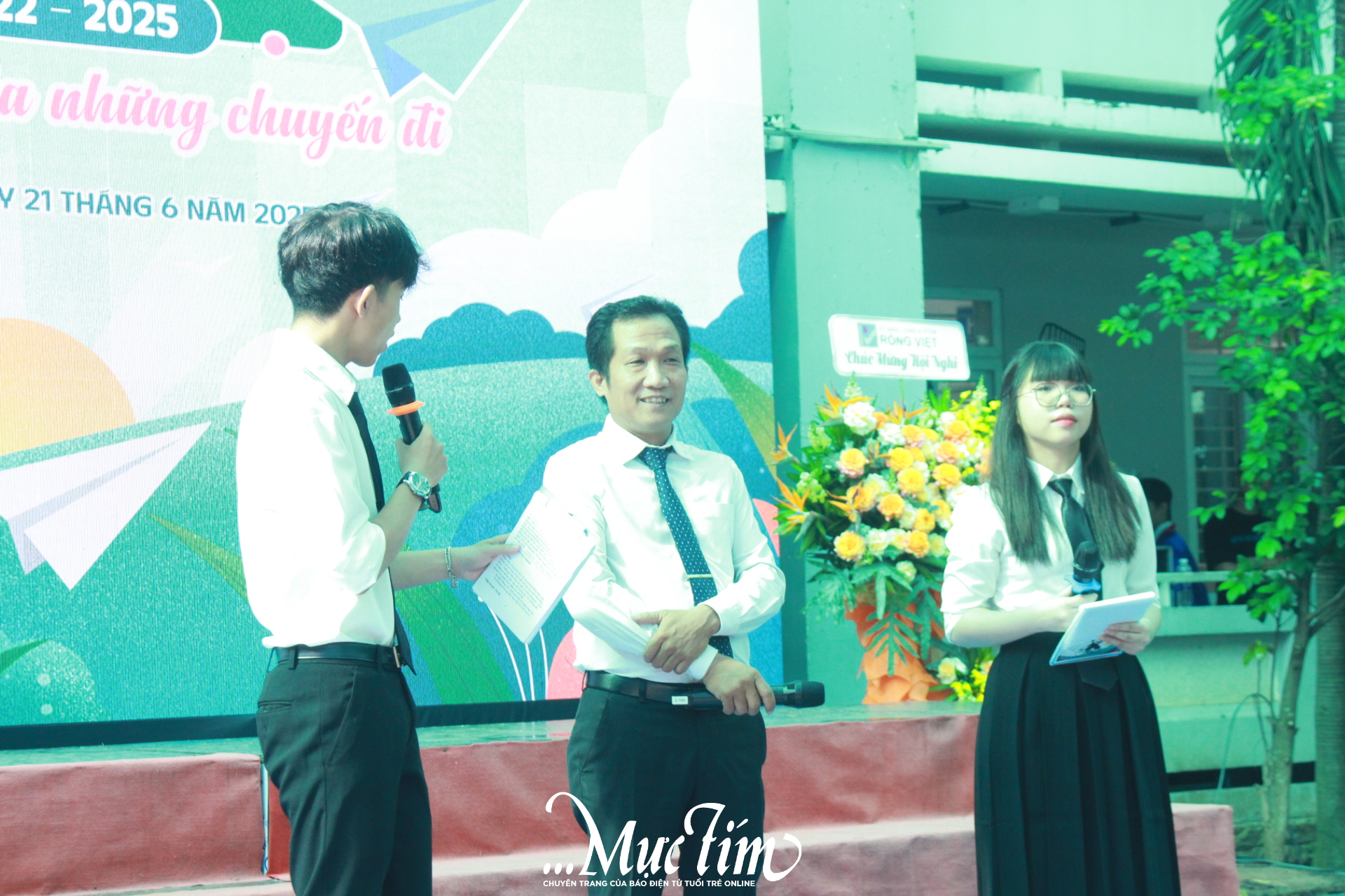 Học sinh Trường THPT Võ Văn Kiệt được cấp 'passport' vào lễ tri ân và trưởng thành- Ảnh 20.
