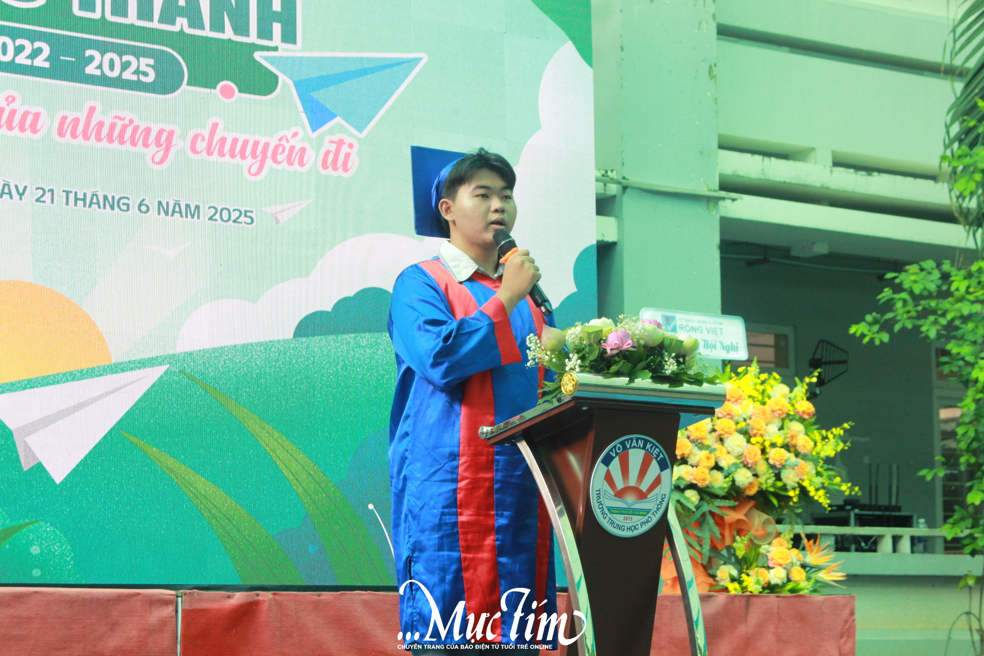 Học sinh Trường THPT Võ Văn Kiệt được cấp 'passport' vào lễ tri ân và trưởng thành- Ảnh 26.
