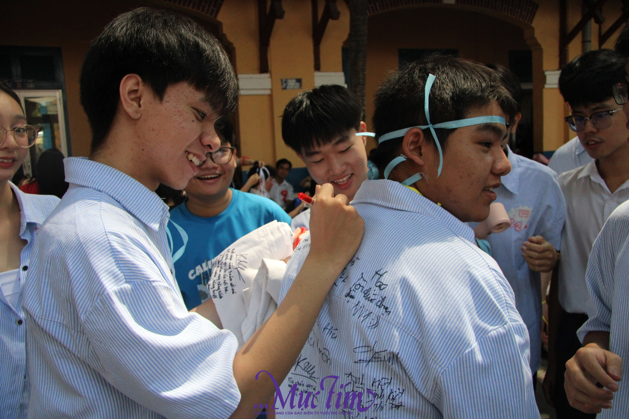 Teen Trường THPT Trần Khai Nguyên ‘trưởng thành’ với bột màu- Ảnh 3.