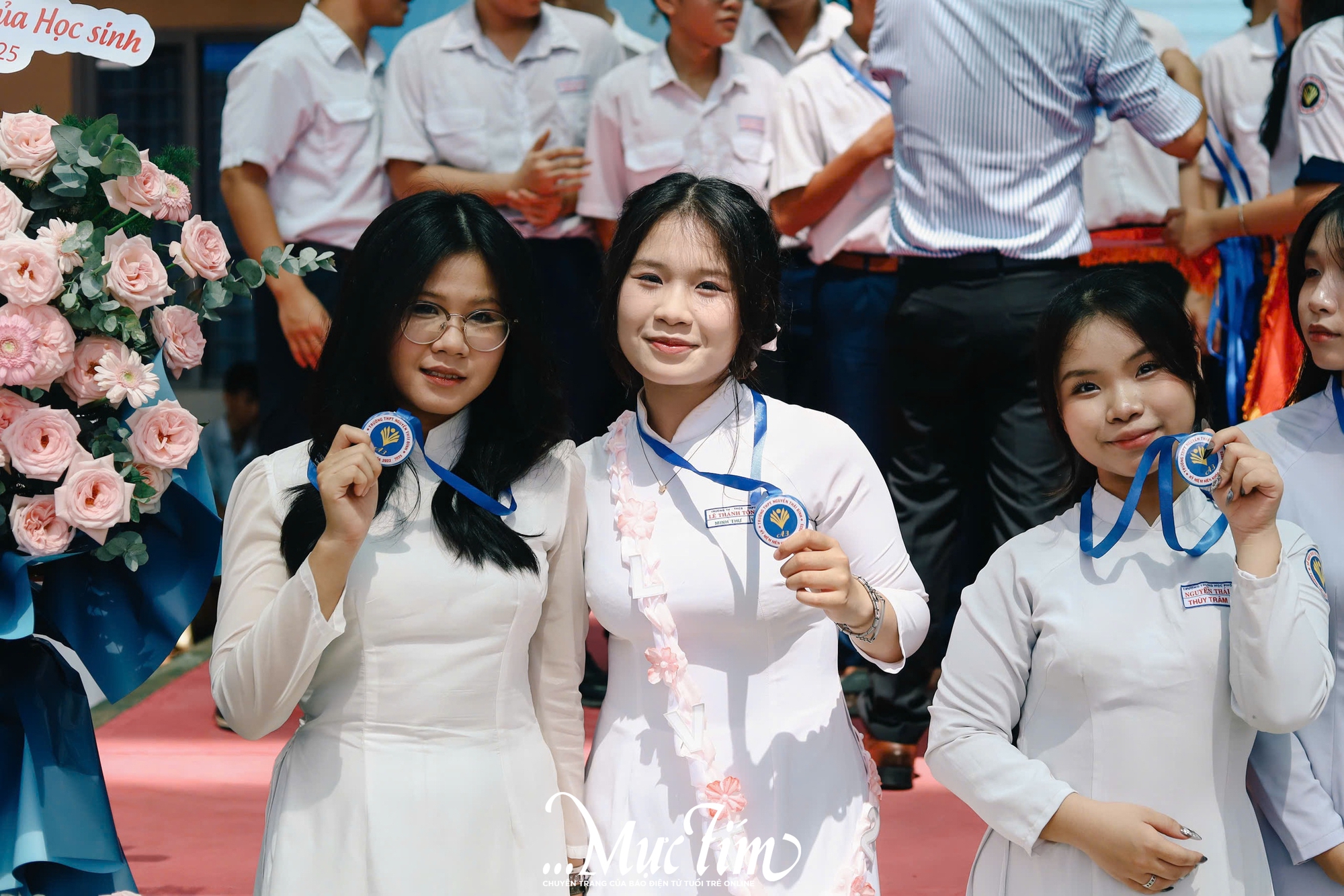 Học sinh Trường THPT Nguyễn Thái Bình cùng nhau tắm ‘mưa’ thanh xuân tạm biệt thời áo trắng - Ảnh 21.
