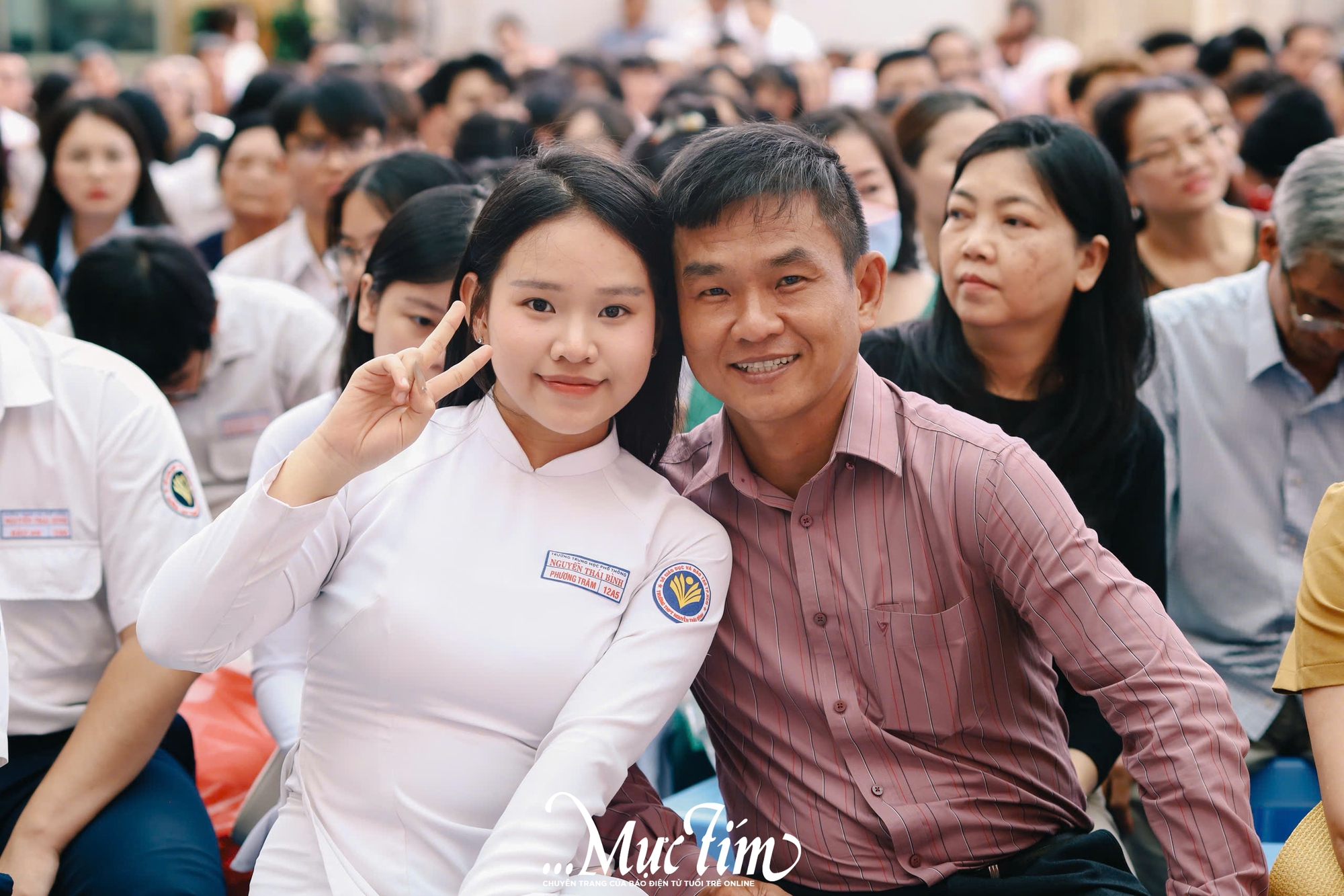 Học sinh Trường THPT Nguyễn Thái Bình cùng nhau tắm ‘mưa’ thanh xuân tạm biệt thời áo trắng - Ảnh 43.