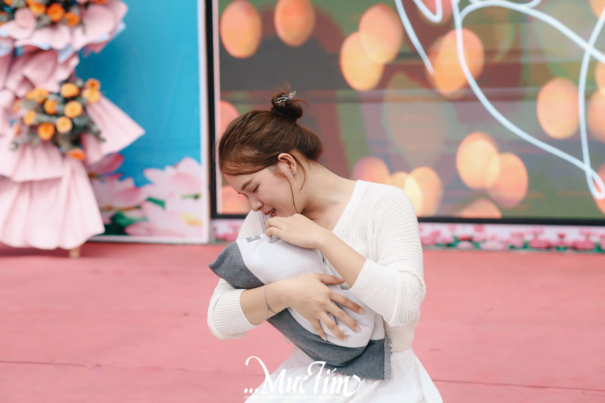 Học sinh Trường THPT Nguyễn Thái Bình cùng nhau tắm ‘mưa’ thanh xuân tạm biệt thời áo trắng - Ảnh 37.