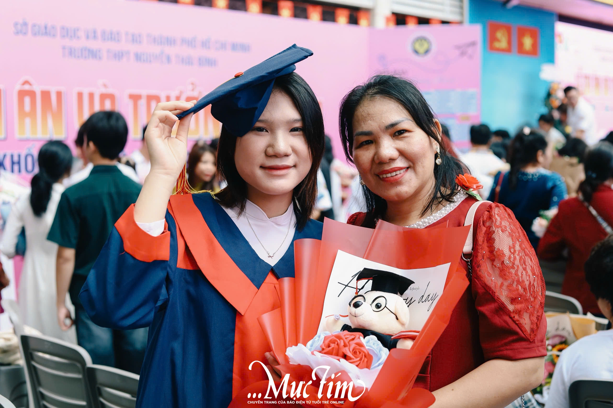 Học sinh Trường THPT Nguyễn Thái Bình cùng nhau tắm ‘mưa’ thanh xuân tạm biệt thời áo trắng - Ảnh 45.