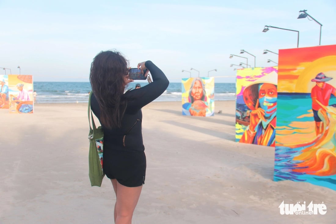 Fishing village life comes alive on Da Nang Beach installation space - Ảnh 5. Fishing village life comes alive on Da Nang Beach installation space - Ảnh 5.