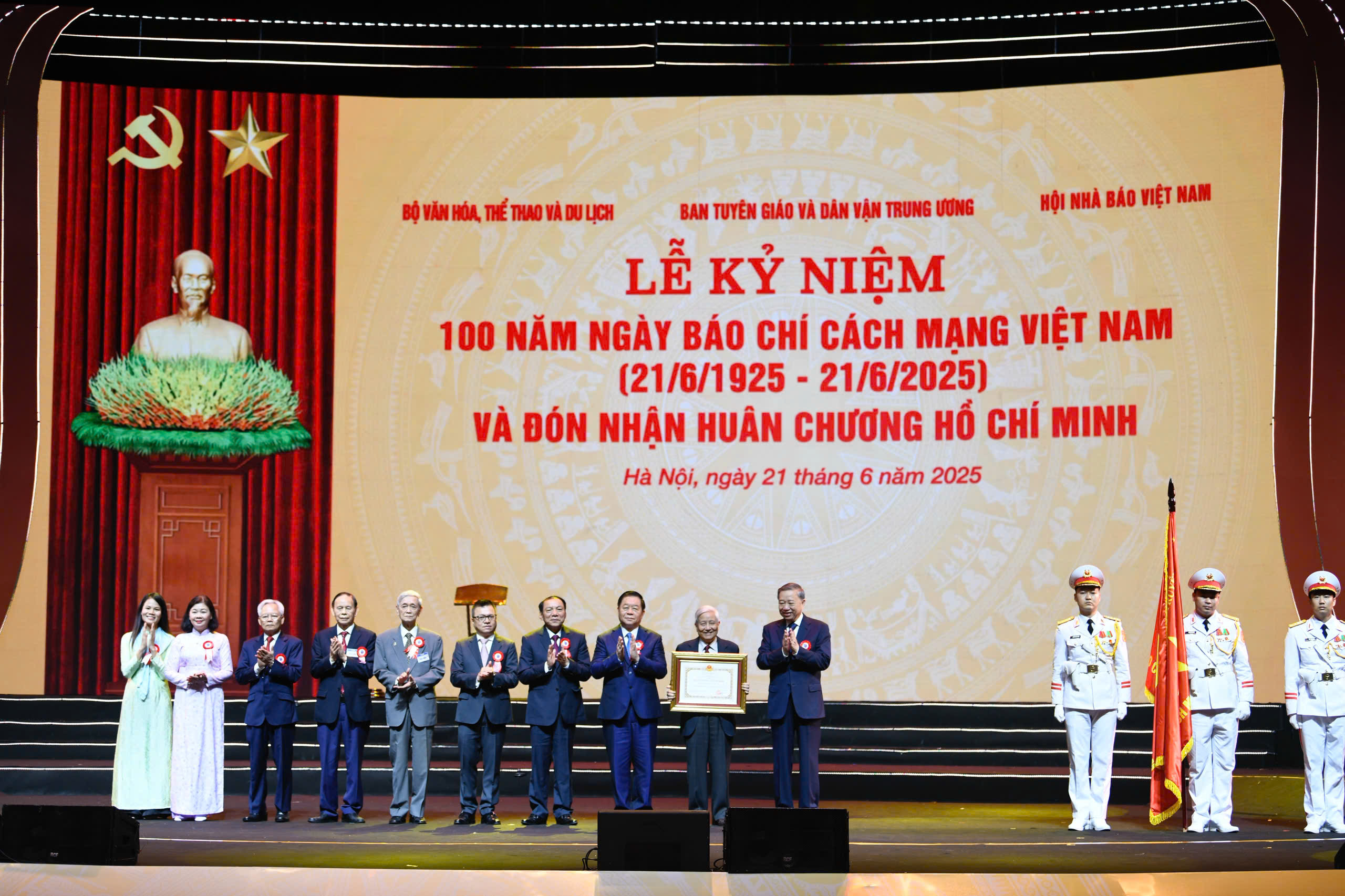Tổng Bí thư Tô Lâm: Báo chí phải trở thành lực lượng kiến tạo niềm tin, cổ vũ khát vọng phát triển - Ảnh 2.
