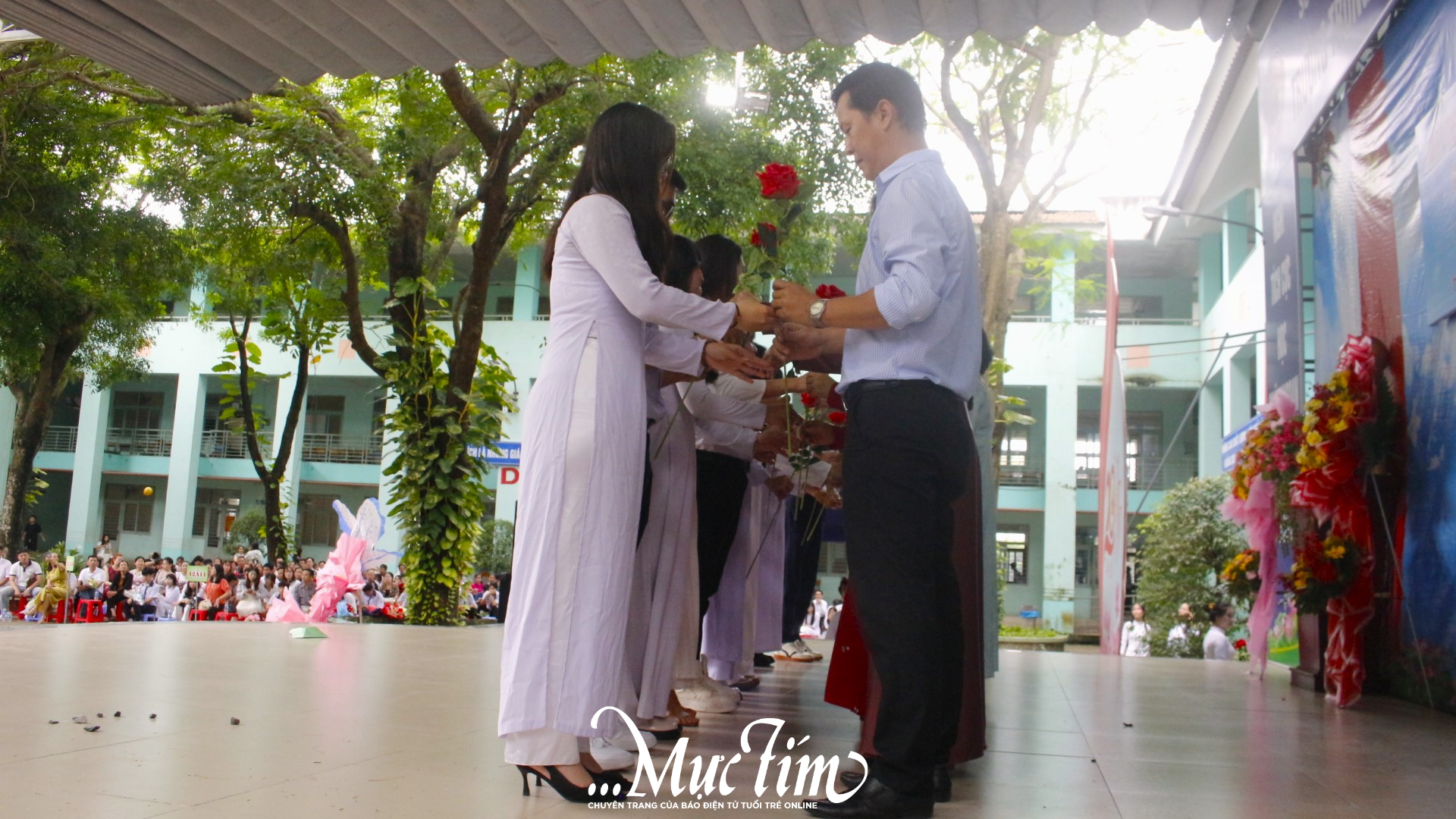 Hiệu trưởng Trường THPT Nguyễn Văn Cừ dặn dò học sinh: Dù sớm hay muộn cũng phải về đích - Ảnh 11.