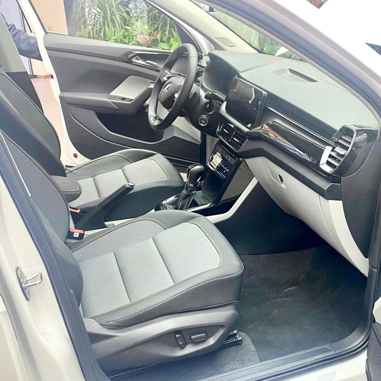 Ảnh thực tế 2 bản Skoda Kushaq tại Việt Nam: Giá dự kiến từ dưới 600 triệu đồng, ra mắt tháng này cạnh tranh Xforce, Creta- Ảnh 12. Skoda Kushaq - Ảnh 11.