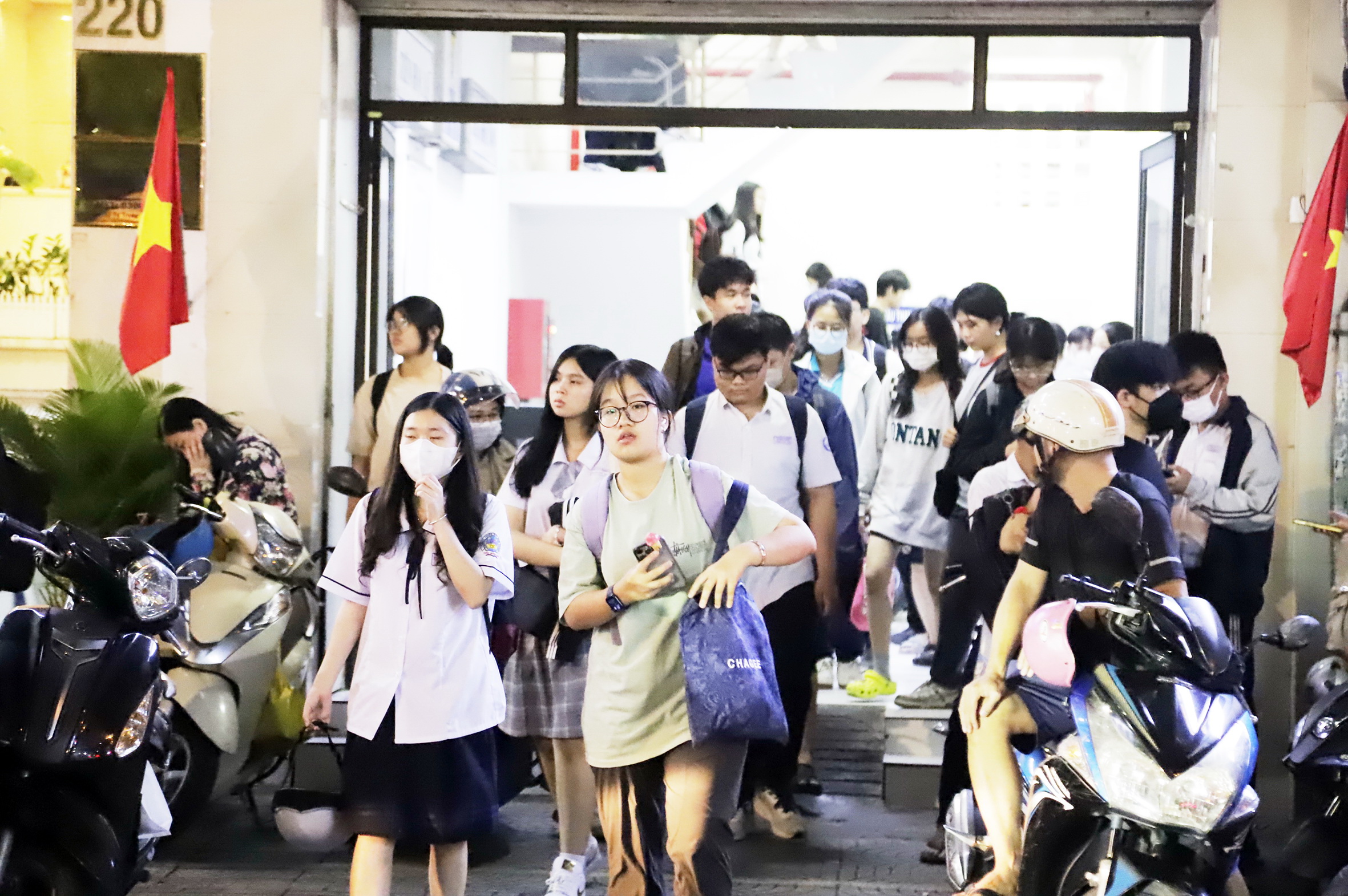 Học thêm - Ảnh 1.