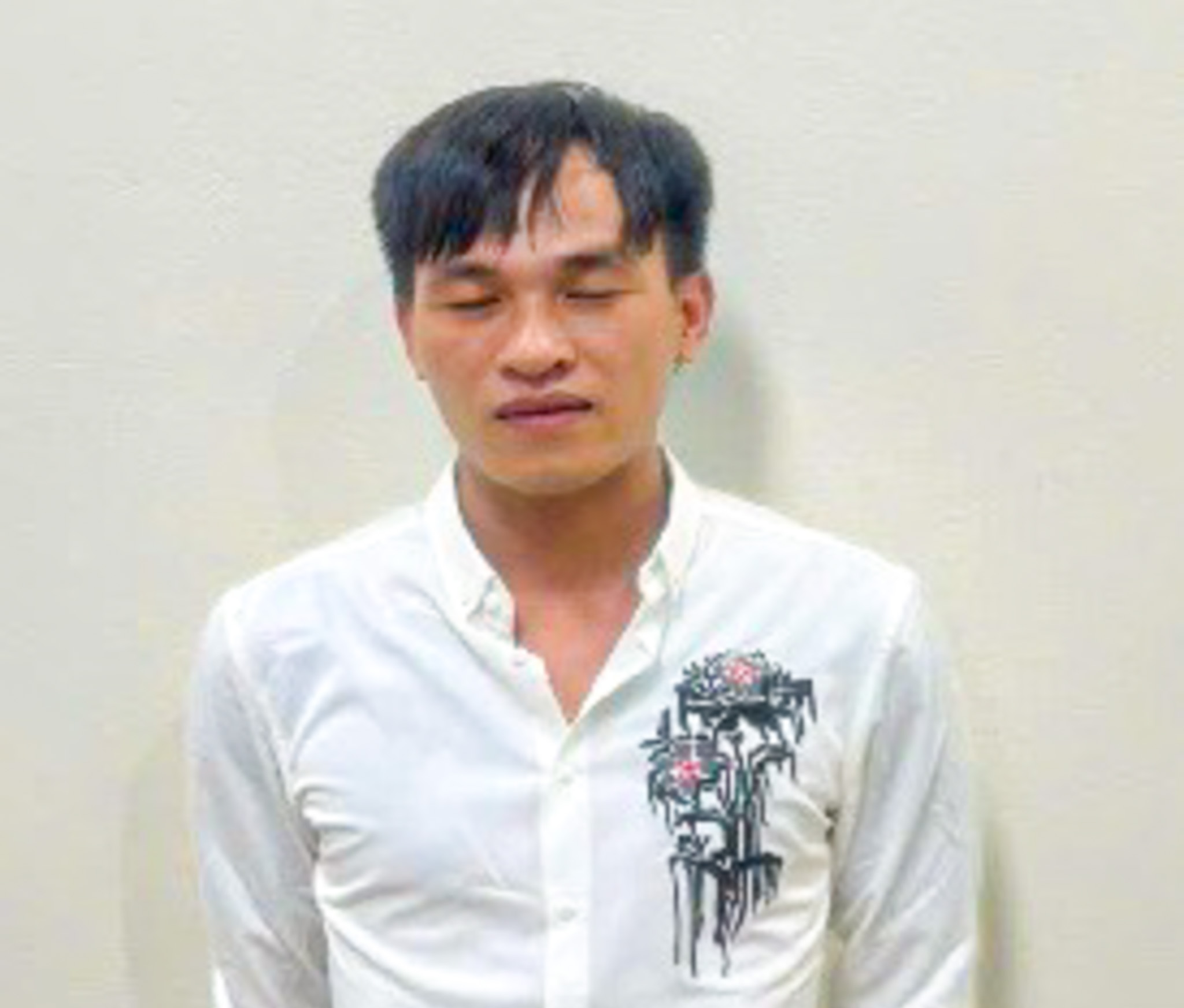 Bắt nam thanh niên hành hung hai nữ sinh ở Bắc Giang - Ảnh 1. hành hung - Ảnh 1.