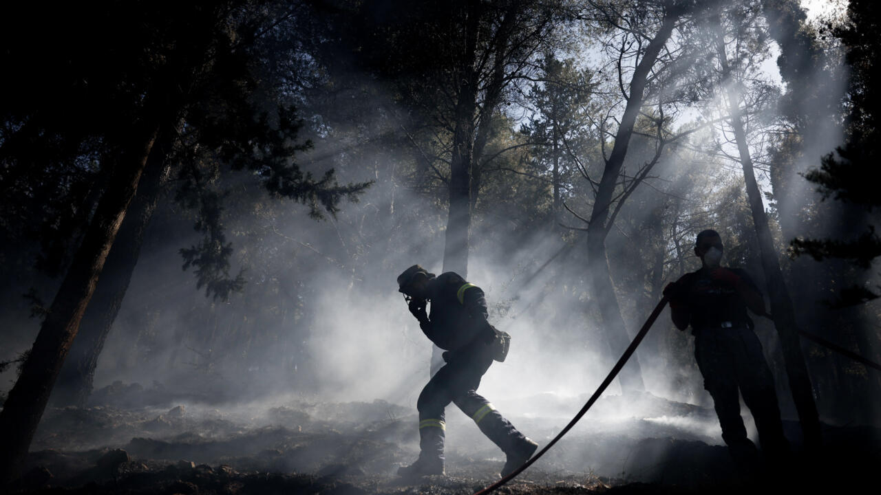 Greece declares emergency on Chios over wildfires- Ảnh 1. Greece declares emergency on Chios over wildfires- Ảnh 1.