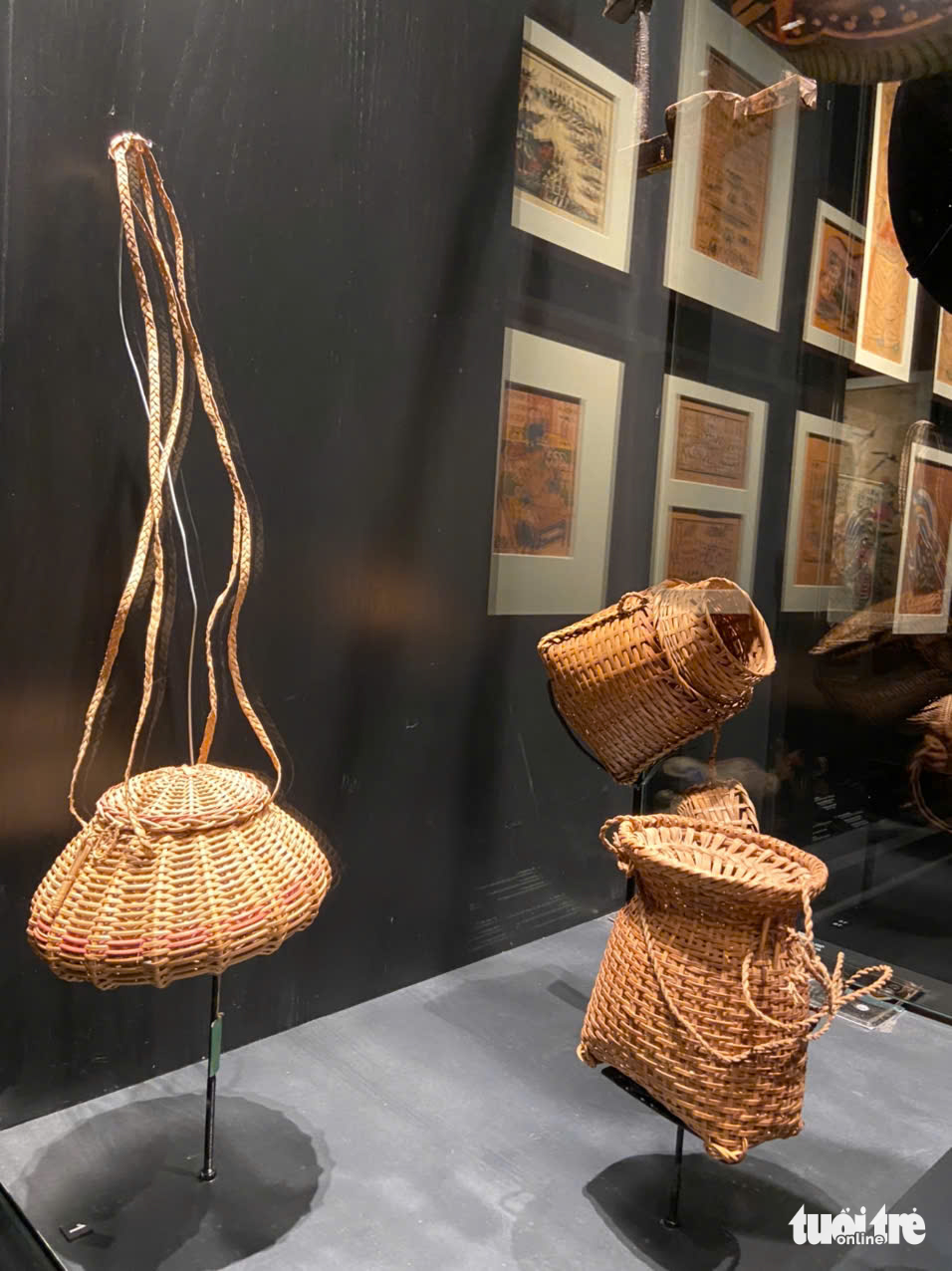 Košíky s kraby a rybami ve slavnostním prostoru Vietnamského muzea výtvarného umění - Foto 3. Mỹ thuật ứng dụng - Ảnh 3.
