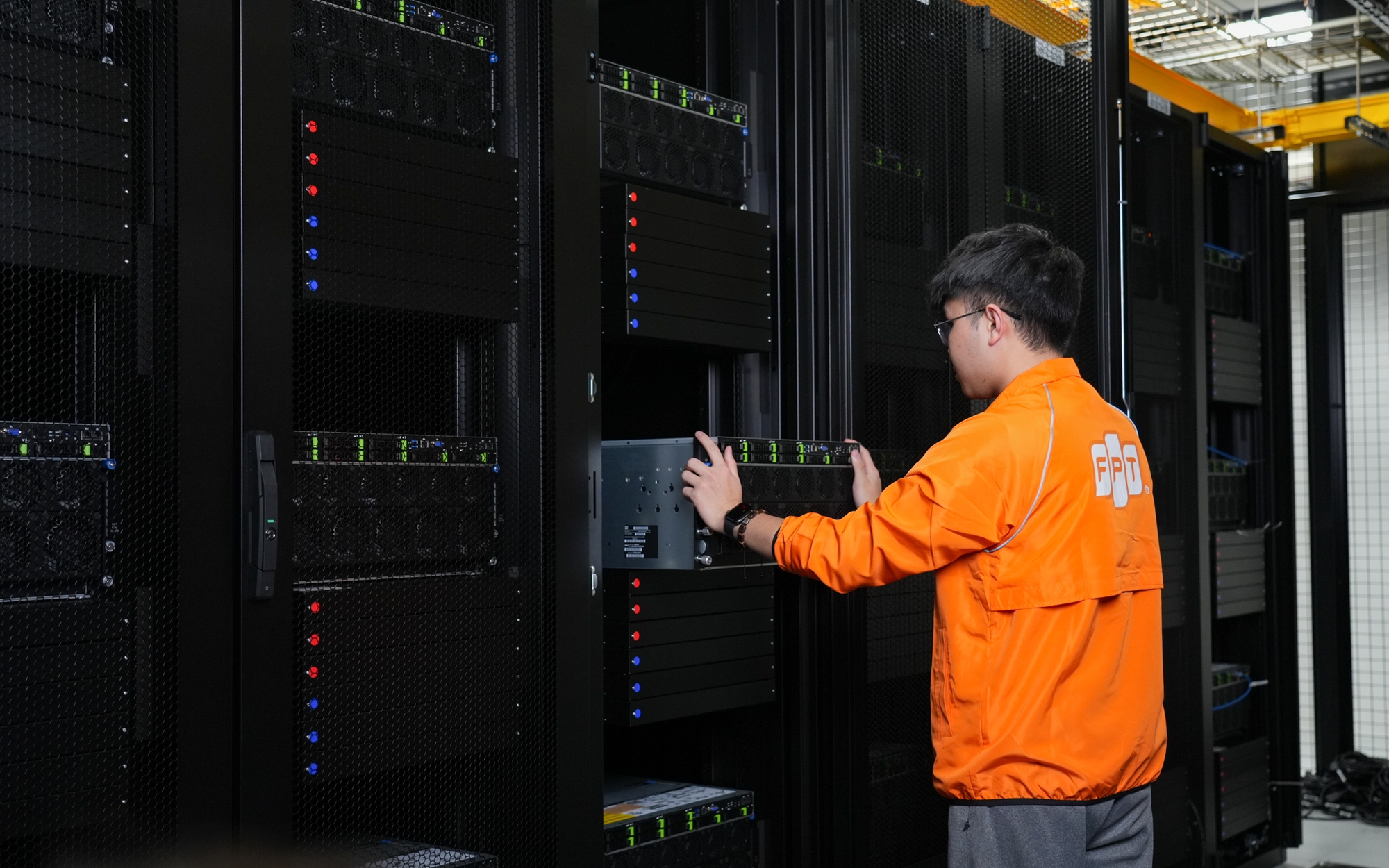 Vietnam’s FPT Retail curbs ICT expansion, shifts to private-label products, expands pharmacies- Ảnh 2.