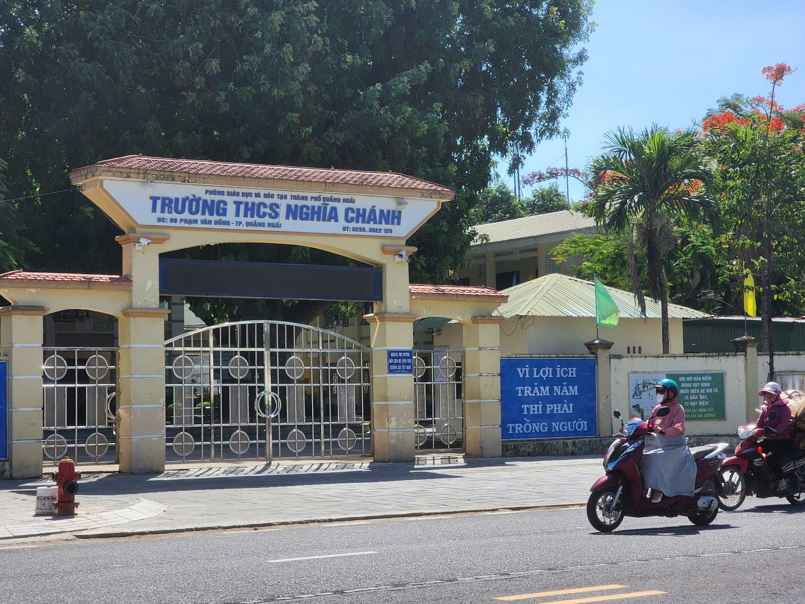 Cán bộ Kon Tum đăng ký cho con học trường 'điểm' quá nhiều, Quảng Ngãi khó xếp lớp - Ảnh 2.