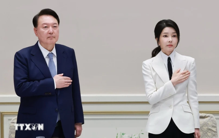 Cựu đệ nhất phu nhân Hàn Quốc Kim Keon Hee bị tước bằng thạc sĩ vì đạo văn - Ảnh 1. Cựu đệ nhất phu nhân Hàn Quốc Kim Keon Hee bị tước bằng thạc sĩ vì đạo văn - Ảnh 1.