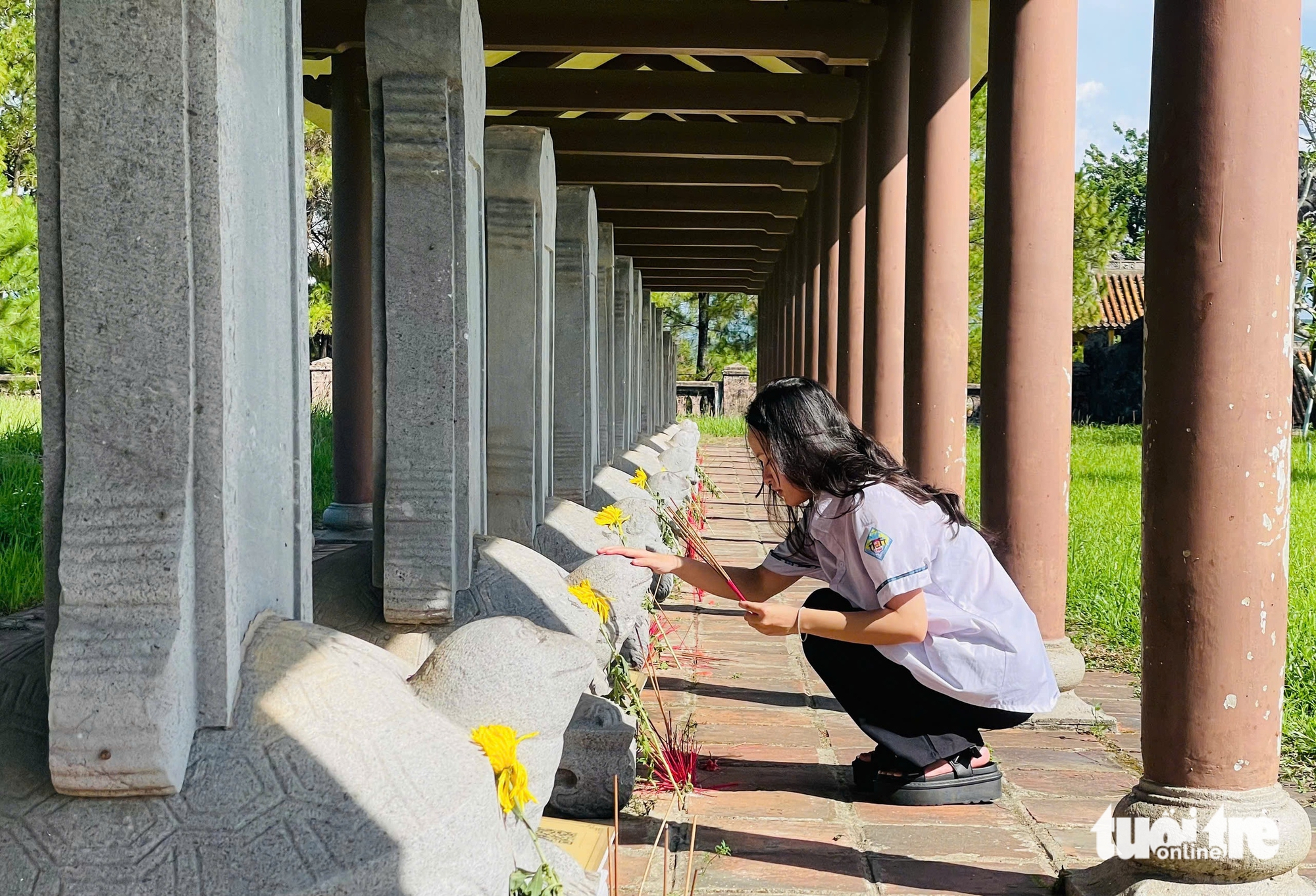 THI TỐT NGHIỆP - Ảnh 2.