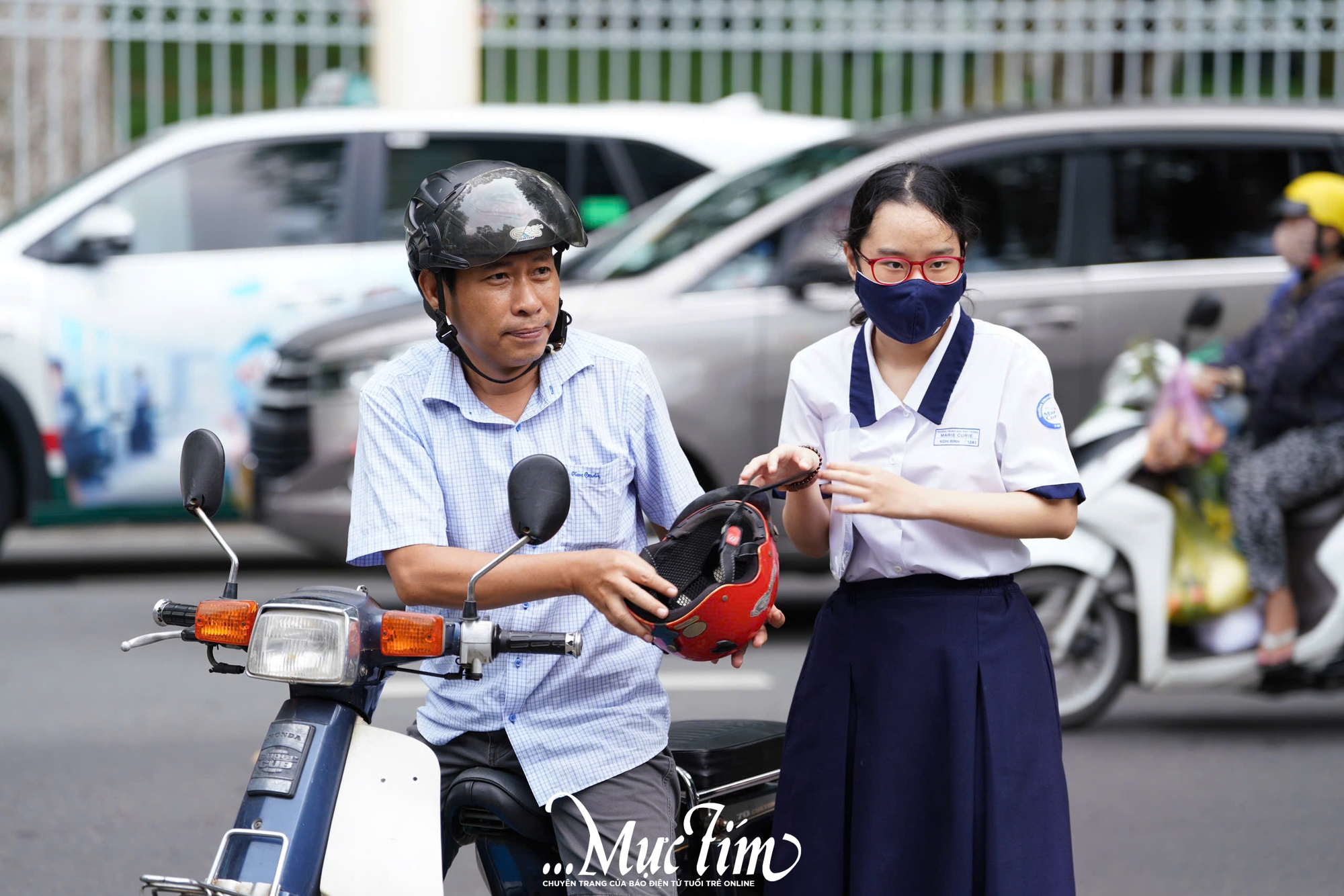 Chiều nay 25-6, thí sinh làm thủ tục thi tốt nghiệp THPT 2025- Ảnh 1.