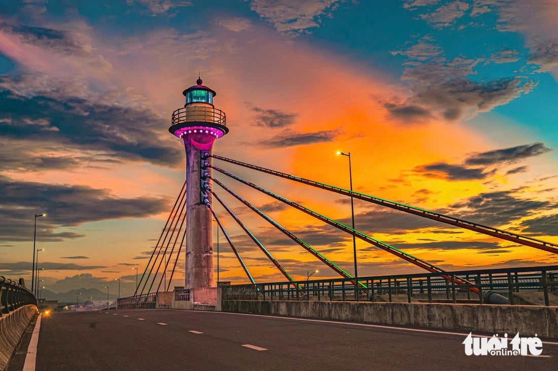 In pictures: Tuy Hoa City in south-central Vietnam glows in golden sunset- Ảnh 8. In pictures: Tuy Hoa City in south-central Vietnam glows in golden sunset- Ảnh 8.