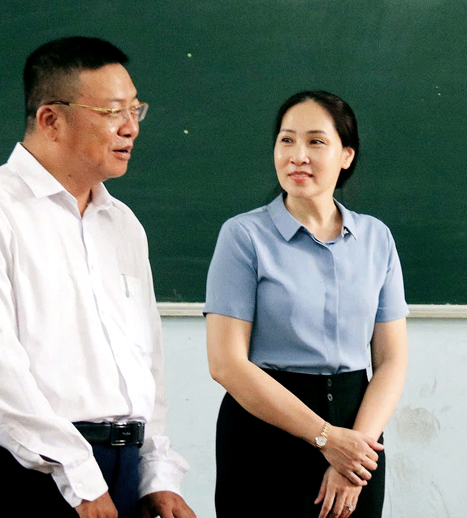 Bức thư xúc động của cô hiệu trưởng gửi sĩ tử: Đừng sợ hãi trước bất cứ điều gì! - Ảnh 1.