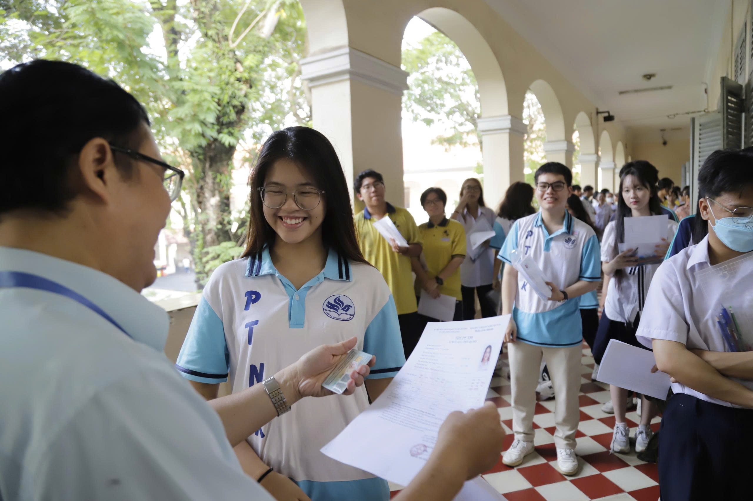 Σήμερα, 27 Ιουνίου, οι υποψήφιοι δίνουν την προαιρετική εξέταση και τη συνδυασμένη εξέταση, πολλά πράγματα που πρέπει να σημειωθούν - Φωτογραφία 3. thi tốt nghiệp - Ảnh 2.
