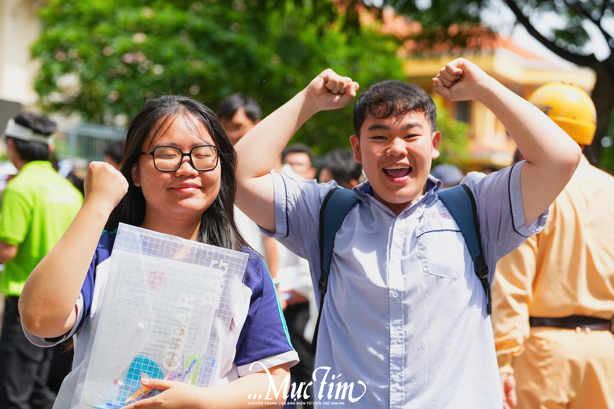 Tạm biệt mùa thi tốt nghiệp THPT 2025: Mùa thi đong đầy cảm xúc - Ảnh 32.