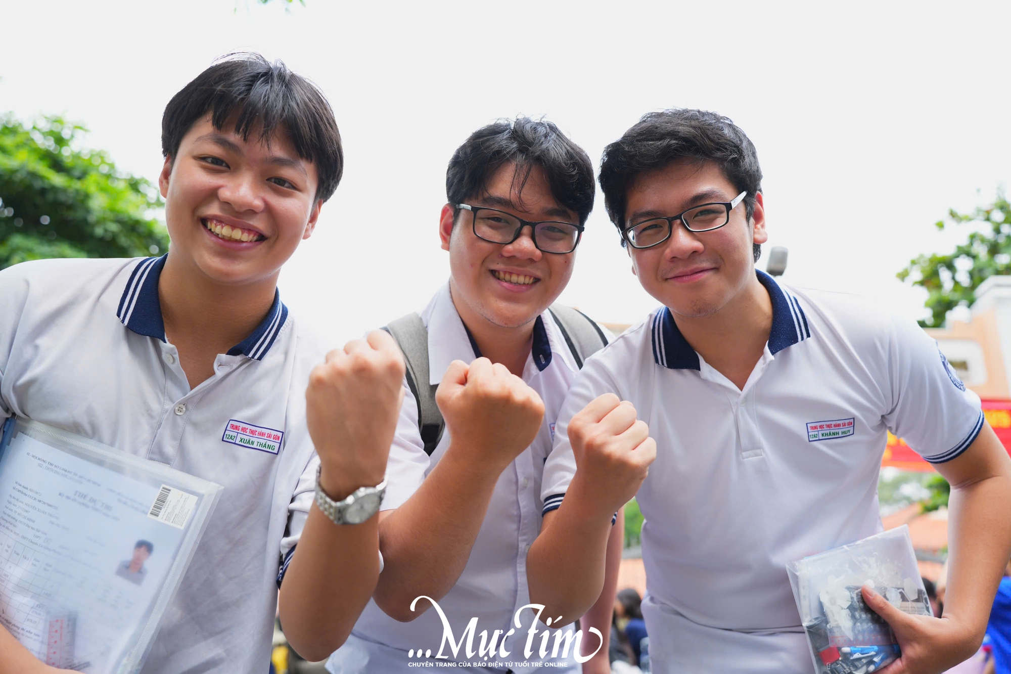 Tạm biệt mùa thi tốt nghiệp THPT 2025: Mùa thi đong đầy cảm xúc - Ảnh 37.