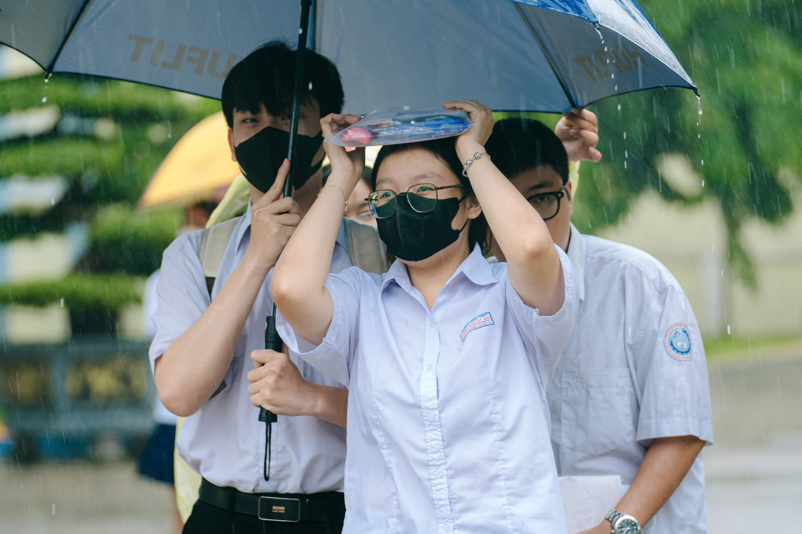 đề thi toán - Ảnh 2.