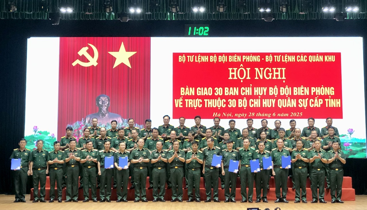 biên phòng - Ảnh 1.