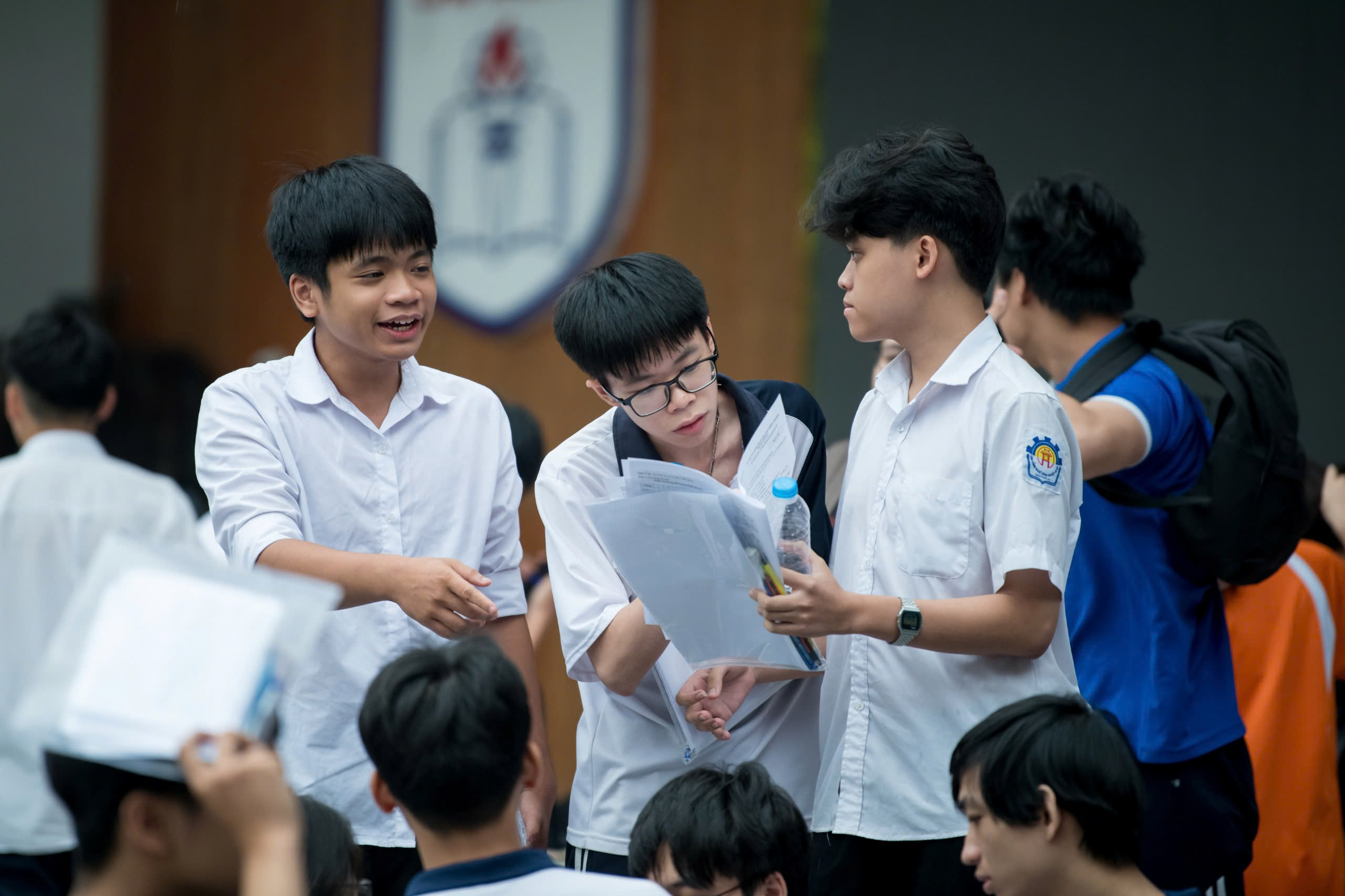 តើពិន្ទុប្រឡងសញ្ញាបត្រមធ្យមសិក្សាទុតិយភូមិមាន 'អថេរ' ទេ? - រូបថត ១. Điểm thi tốt nghiệp THPT sẽ có 'biến số'? - Ảnh 1.