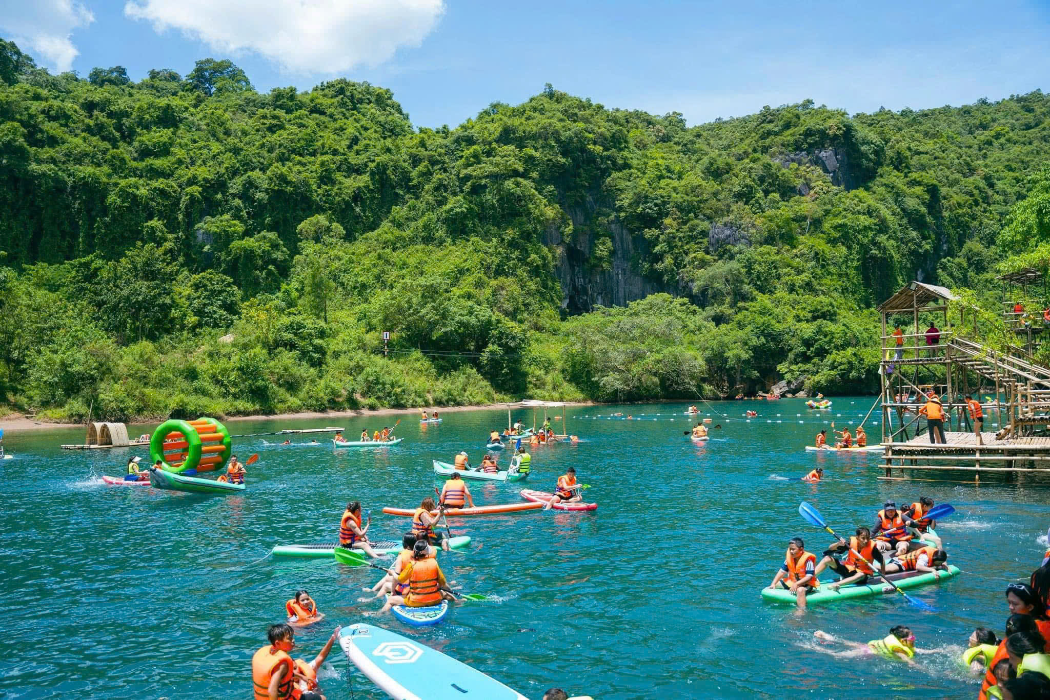 Gợi ý địa điểm du lịch Quảng Bình mùa hè này - Ảnh 2.