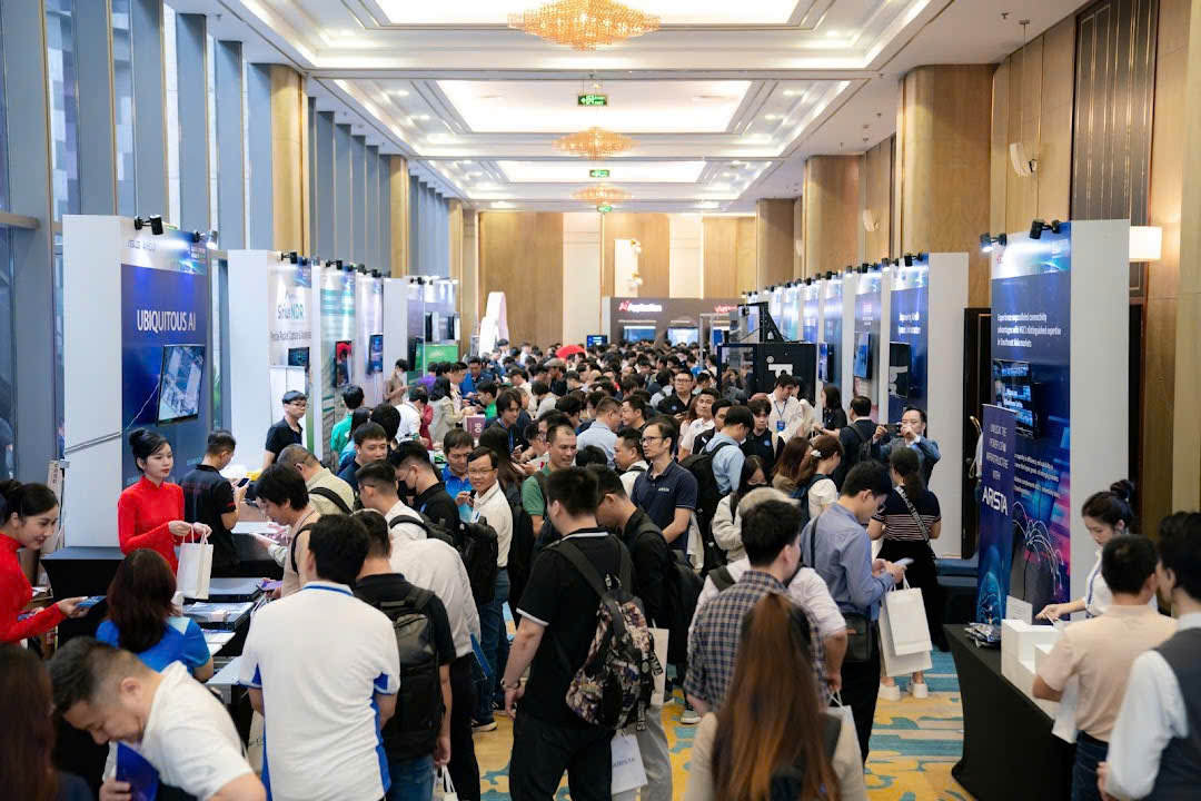 DCCI Summit 2025 TP.HCM: Tiên phong hạ tầng số cho tăng trưởng xanh - Ảnh 2.