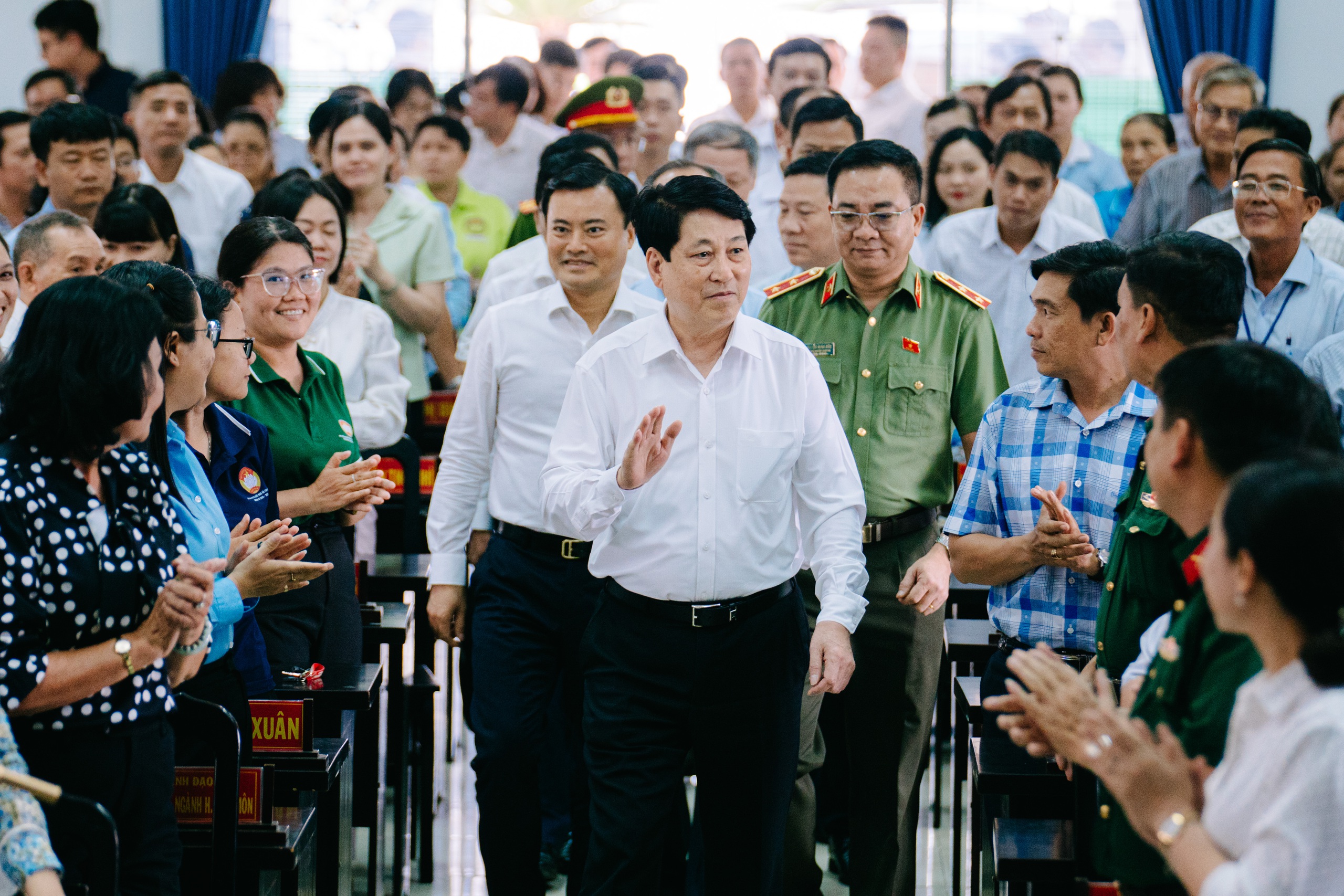 Chủ tịch nước Lương Cường: Chính quyền mới phải hoạt động tốt hơn, hiệu quả hơn, gần dân hơn - Ảnh 3.