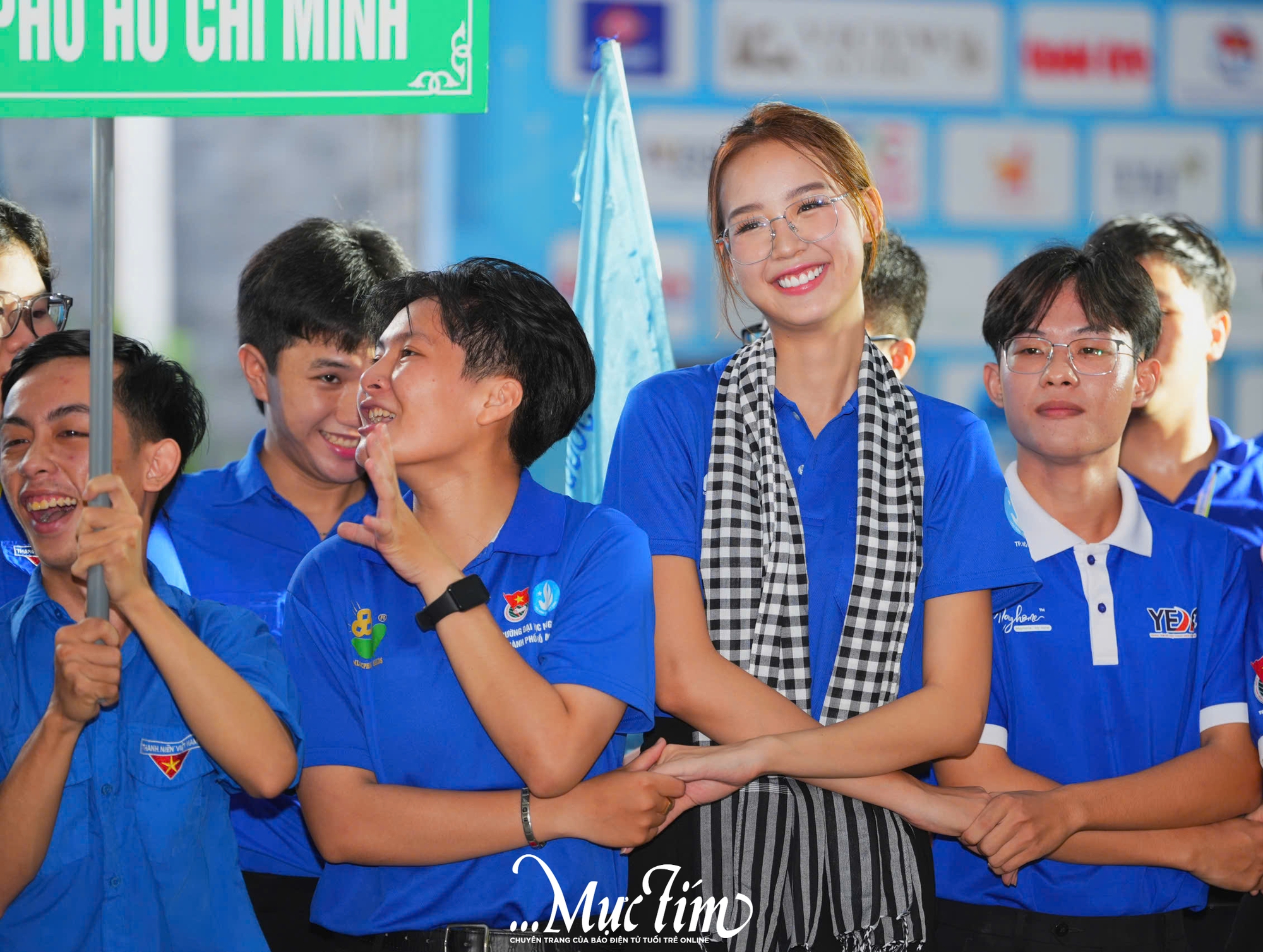 Phương Mỹ Chi và các hoa, á hậu "cháy hết mình" với Mùa hè xanh- Ảnh 10.