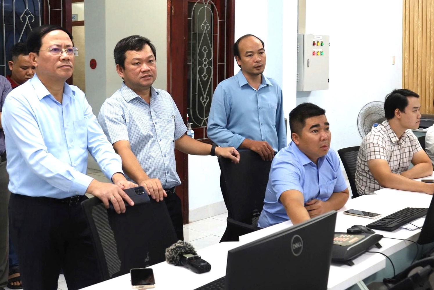sáp nhập - Ảnh 2.