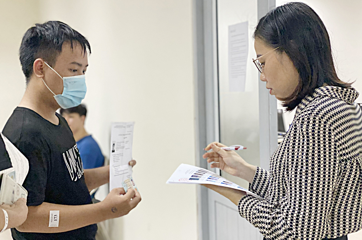 50 năm kỳ thi tốt nghiệp THPT - Kỳ cuối: Gian nan 'học thật, thi thật' - Ảnh 1. thi tốt nghiệp THPT - Ảnh 1.