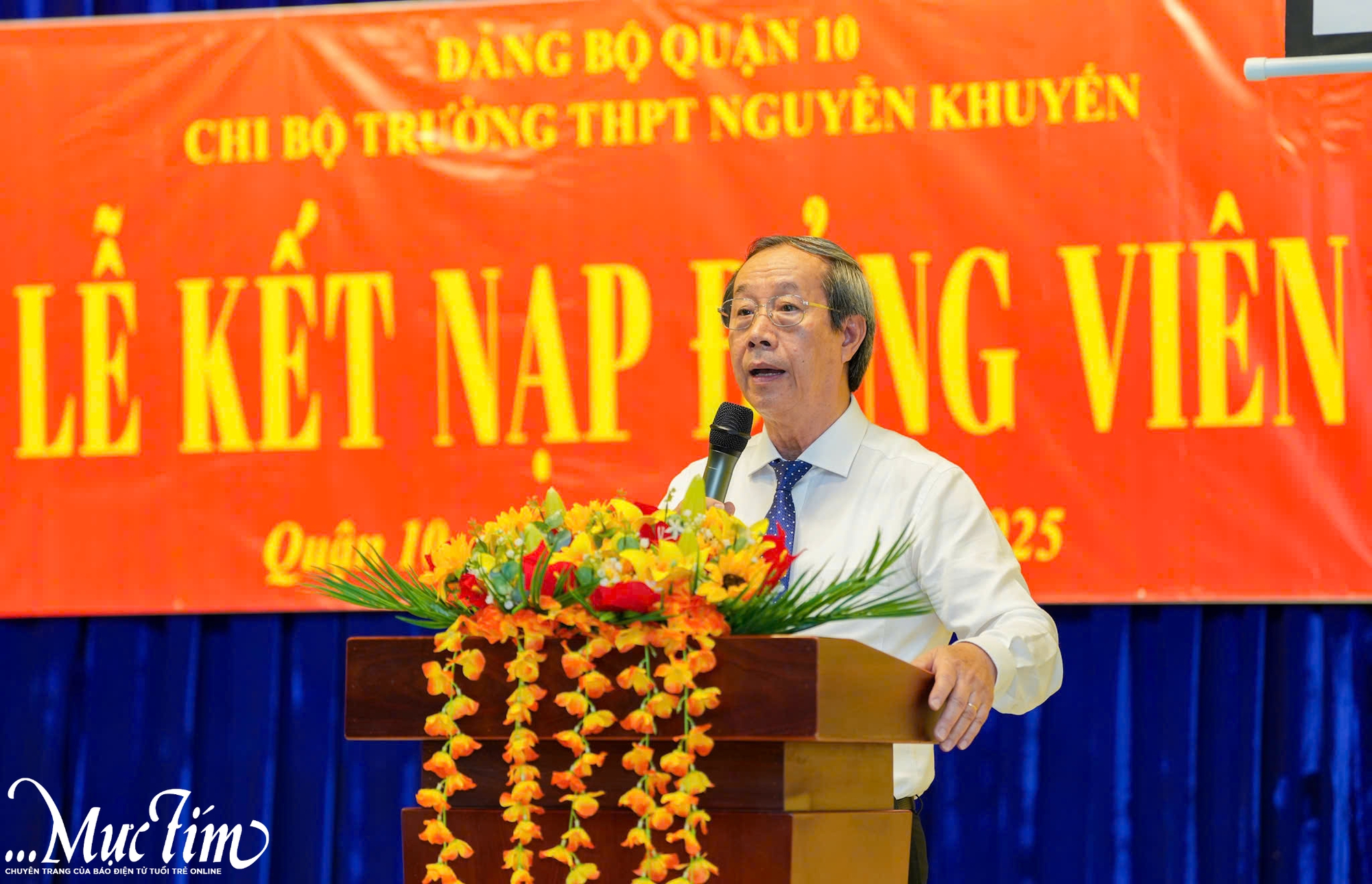 Nữ sinh Trường THPT Nguyễn Khuyến được kết nạp Đảng ở tuổi 18 - Ảnh 2.