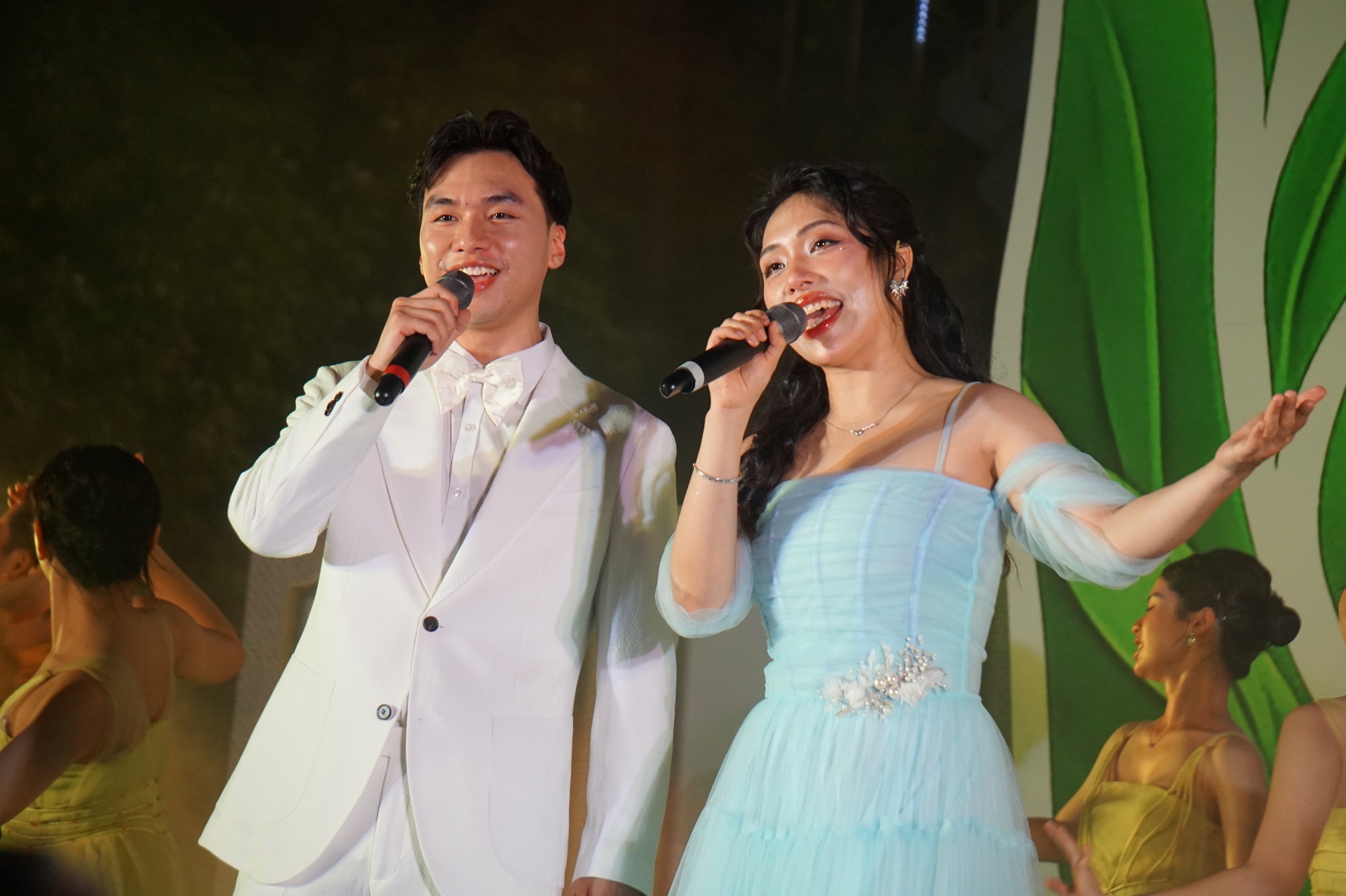 Này em trong mỗi con tim, nhớ mang theo quê hương của mình… - Ảnh 3. Này em trong mỗi con tim, nhớ mang theo quê hương của mình - Ảnh 3.
