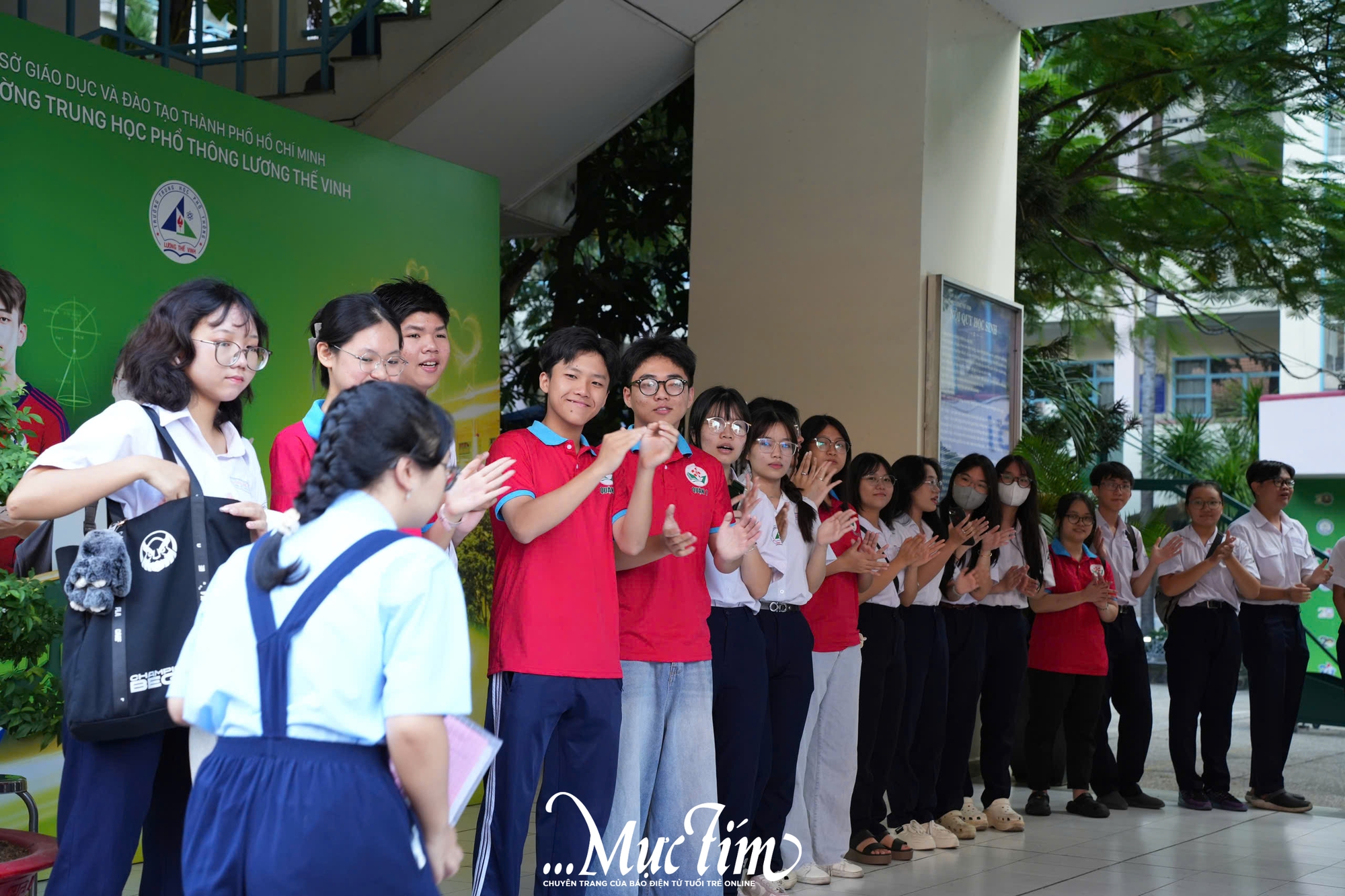 Thí sinh 2K10 đến sớm, sẵn sàng cho kỳ thi tuyển sinh vào lớp 10- Ảnh 11.