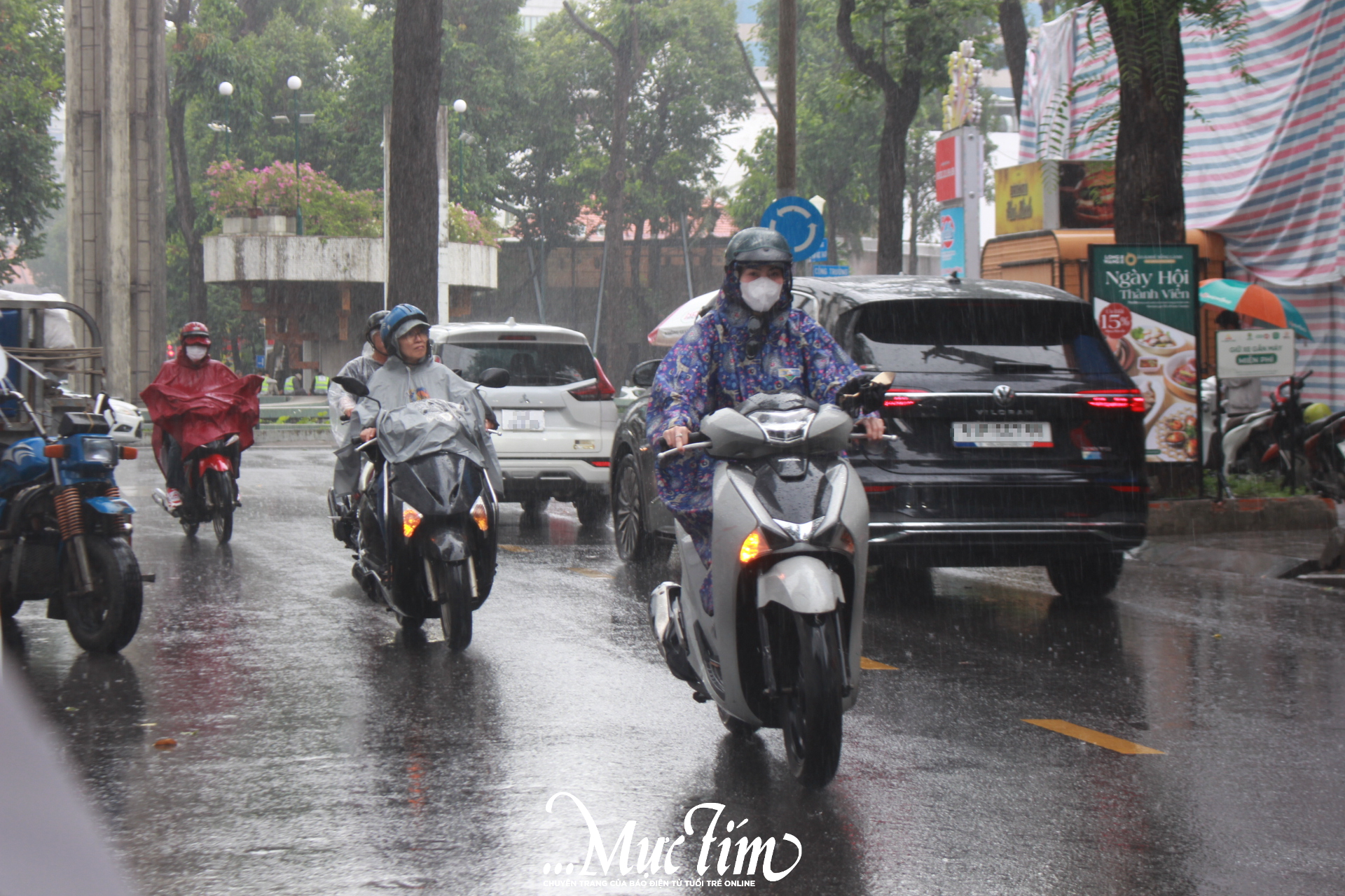 Chiều nay 6-6, thí sinh TP.HCM tiếp tục thi tuyển sinh lớp 10 môn tiếng Anh- Ảnh 2.