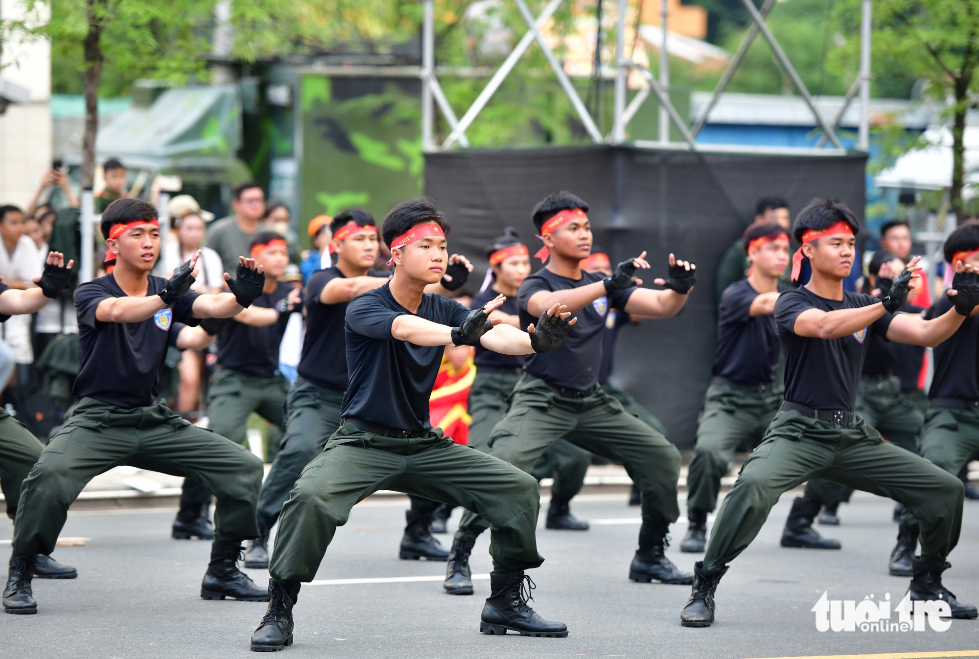 Cảnh sát cơ động - Ảnh 10.