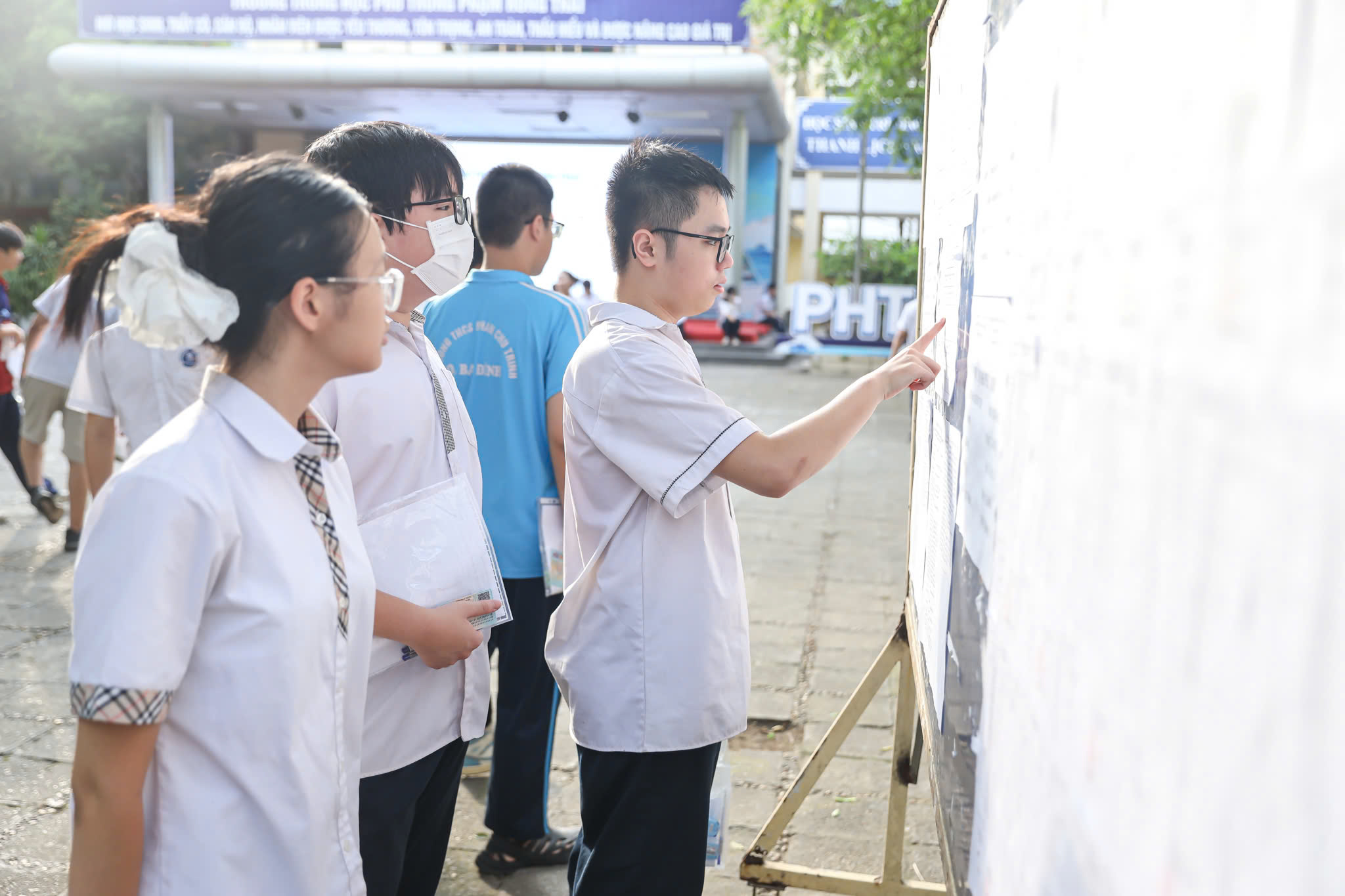 Trên 102.000 thí sinh Hà Nội bước vào kỳ thi tuyển sinh lớp 10 - Ảnh 4.