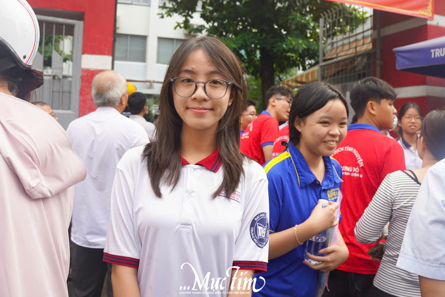 Thí sinh thở phào nhẹ nhõm sau khi thi môn chuyên tuyển sinh lớp 10 tại TP.HCM- Ảnh 3.