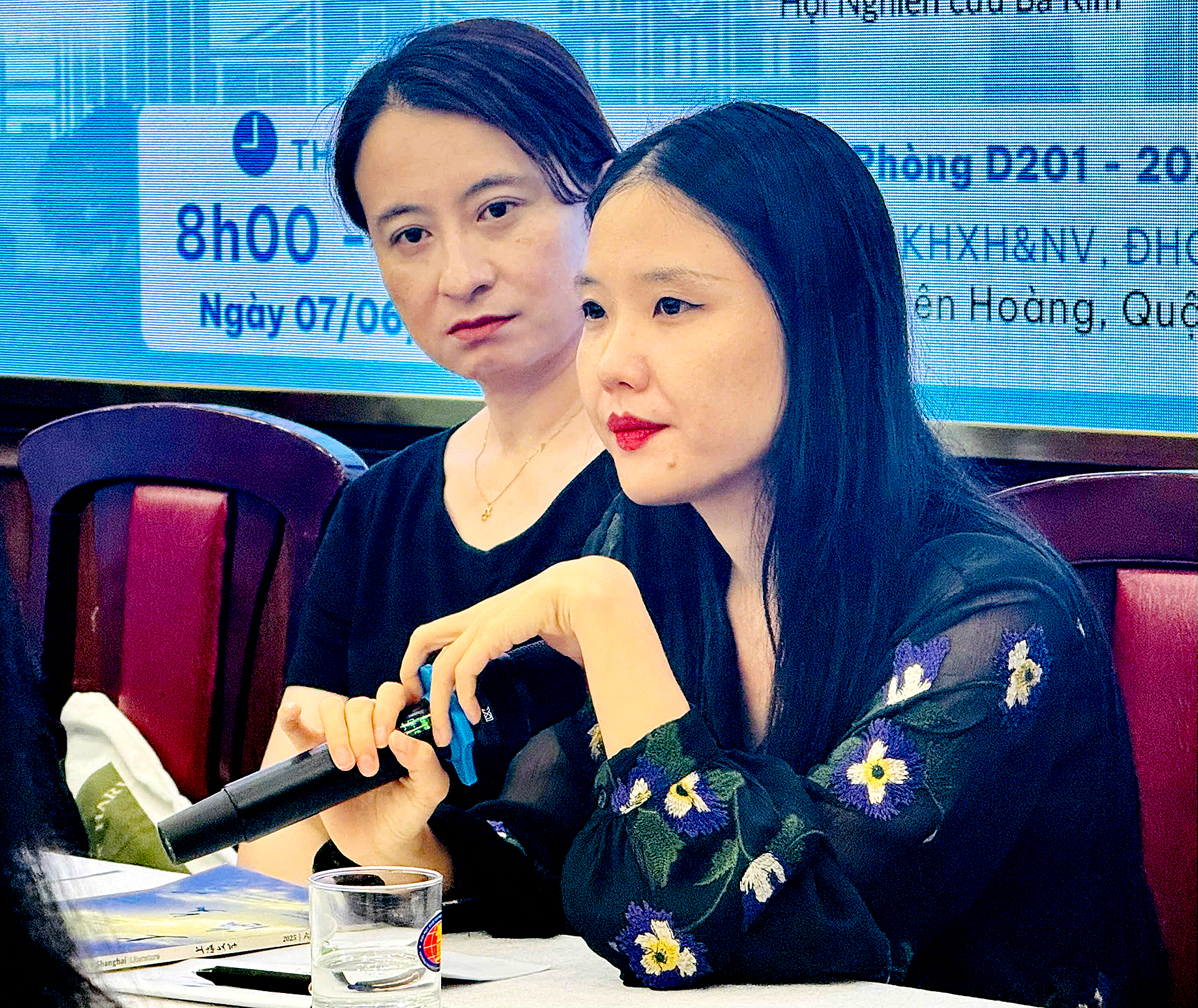 Nhà văn trẻ đi từ thanh xuân vườn trường đến đối thoại lớn với các vấn đề của đất nước - Ảnh 1.
