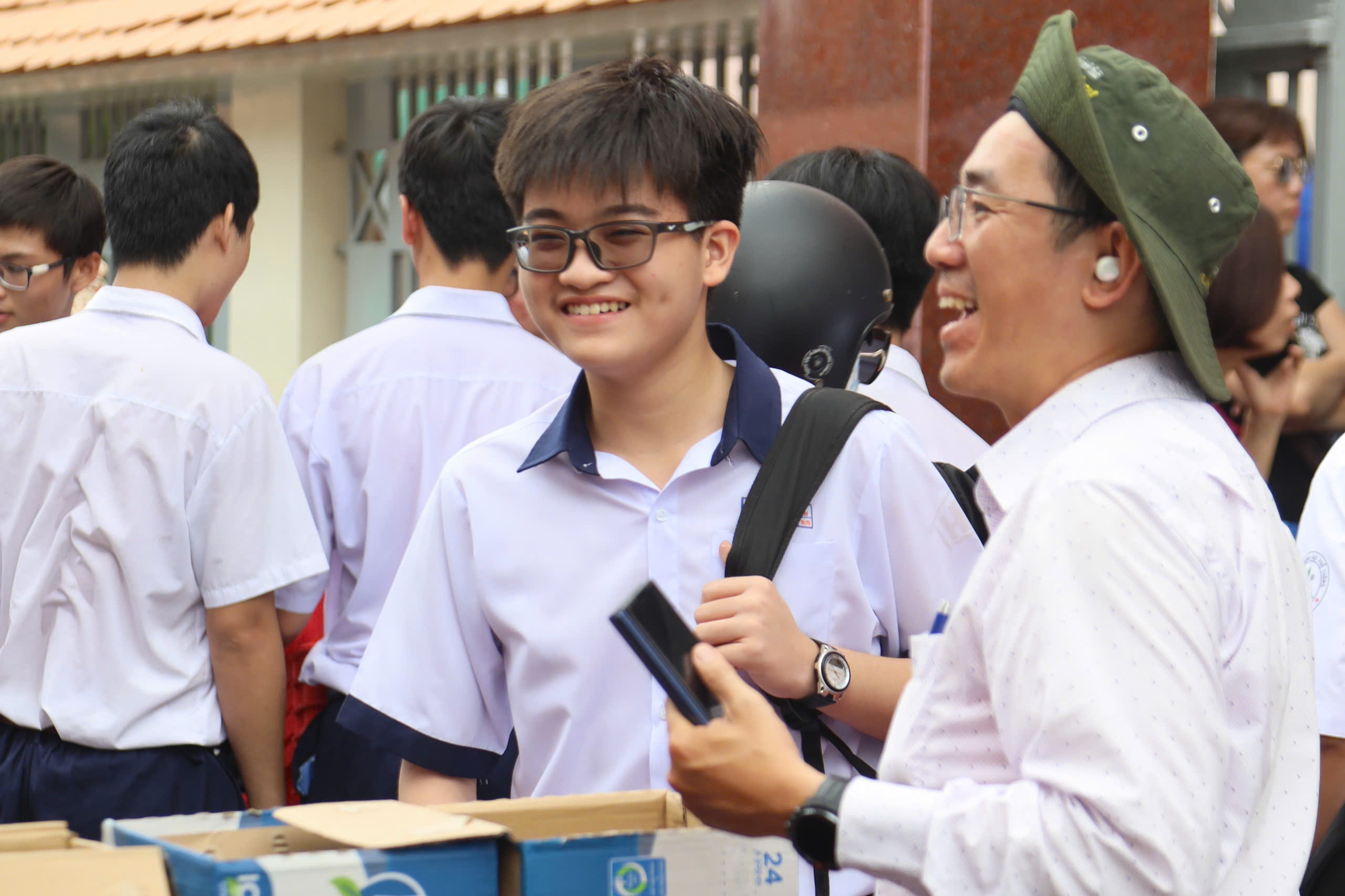 lớp 10 - Ảnh 6.