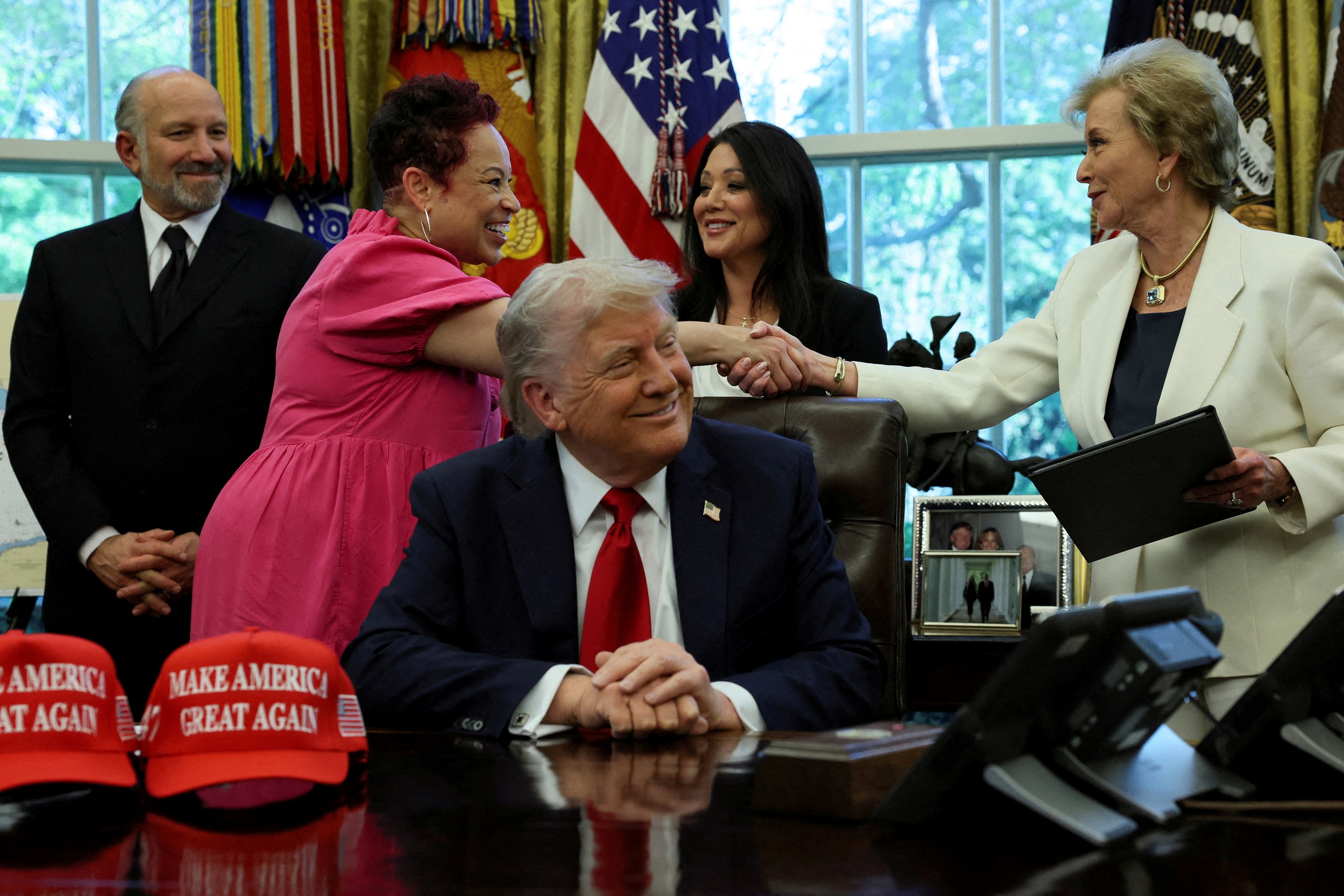 Ông Trump duyệt tăng cường phòng thủ cho nước Mỹ - Ảnh 1.